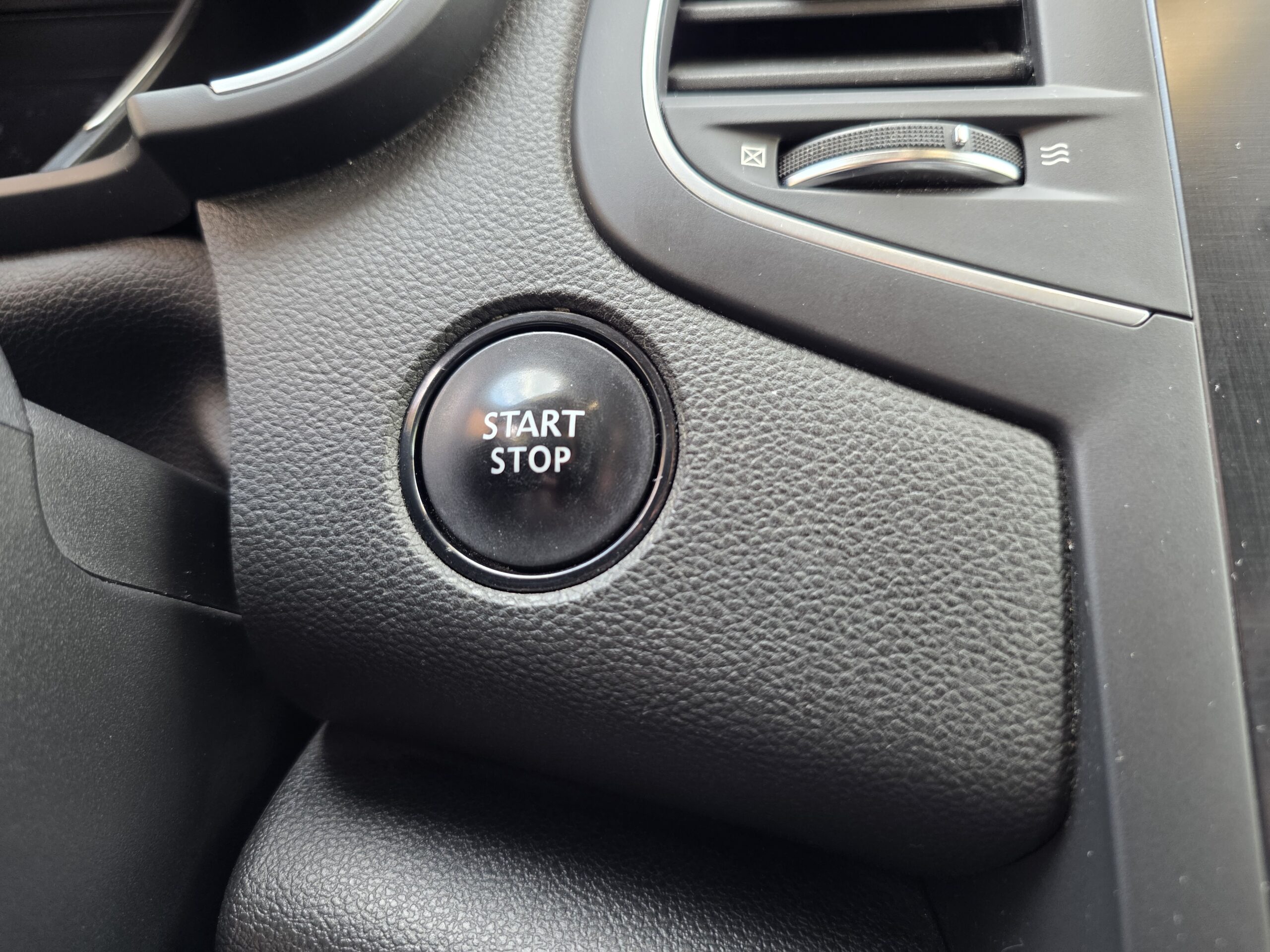 RENAULT MÉGANE IV INTENS – 1.5 BluedCi 110ch Automatique