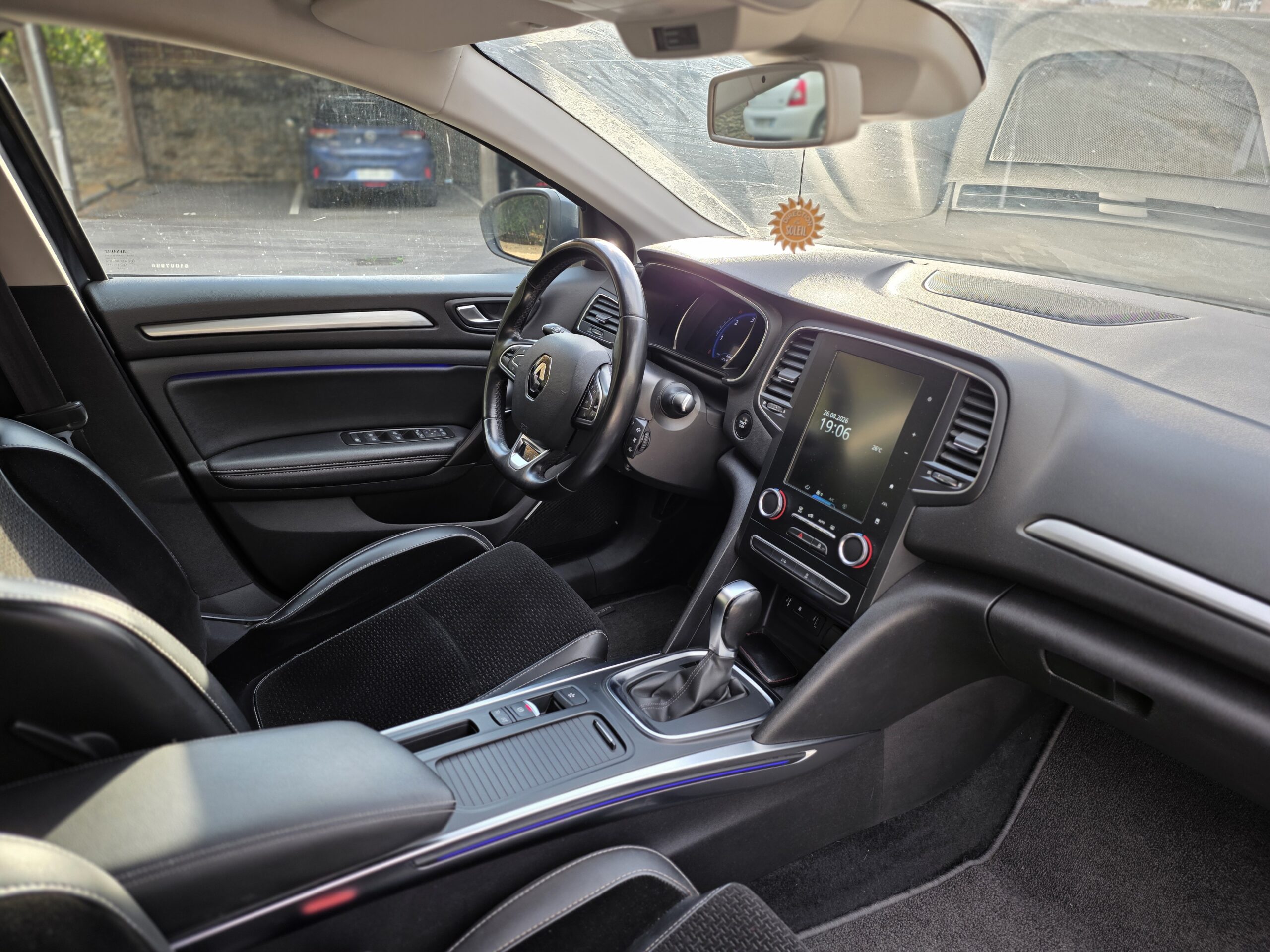 RENAULT MÉGANE IV INTENS – 1.5 BluedCi 110ch Automatique
