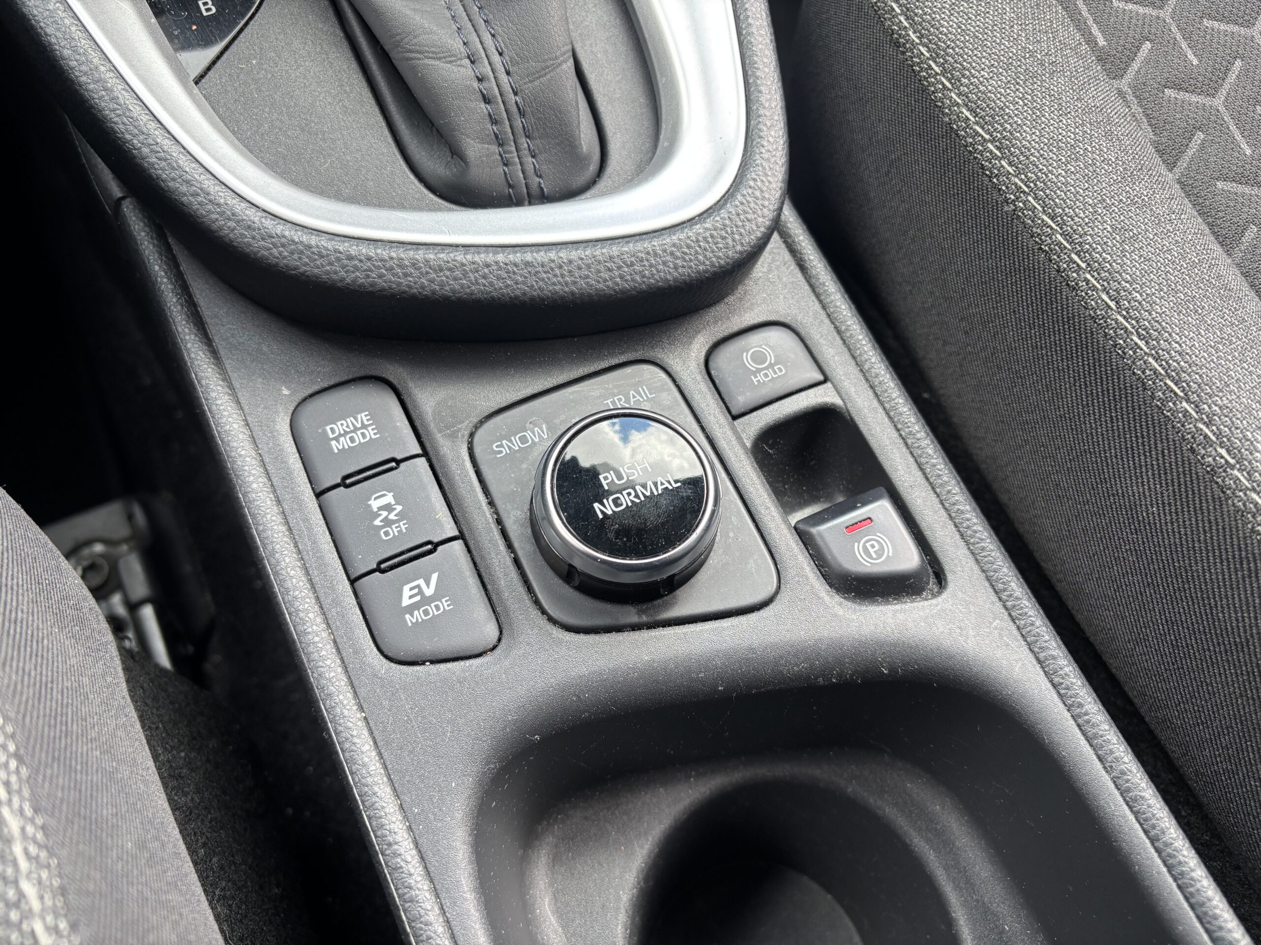 TOYOTA Yaris Cross 1.5 116 Hybrid 4WD DESIGN