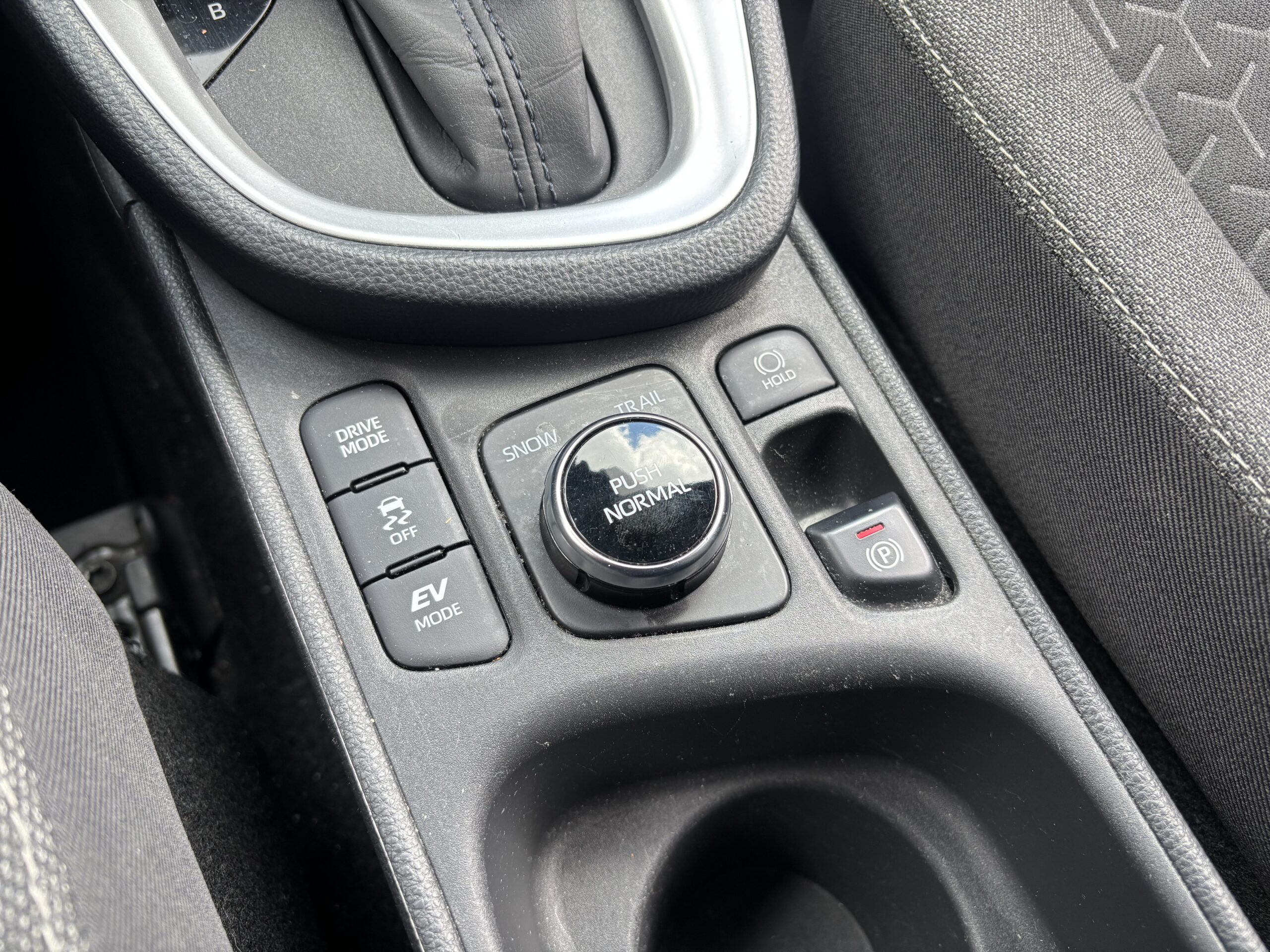 TOYOTA Yaris Cross 1.5 116 Hybrid 4WD DESIGN