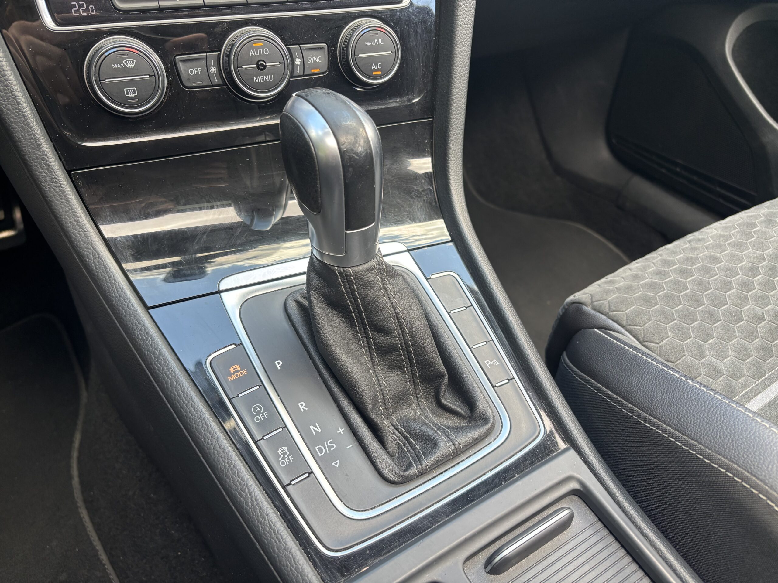VOLKSWAGEN Golf VII GTD 2.0 TDI 184