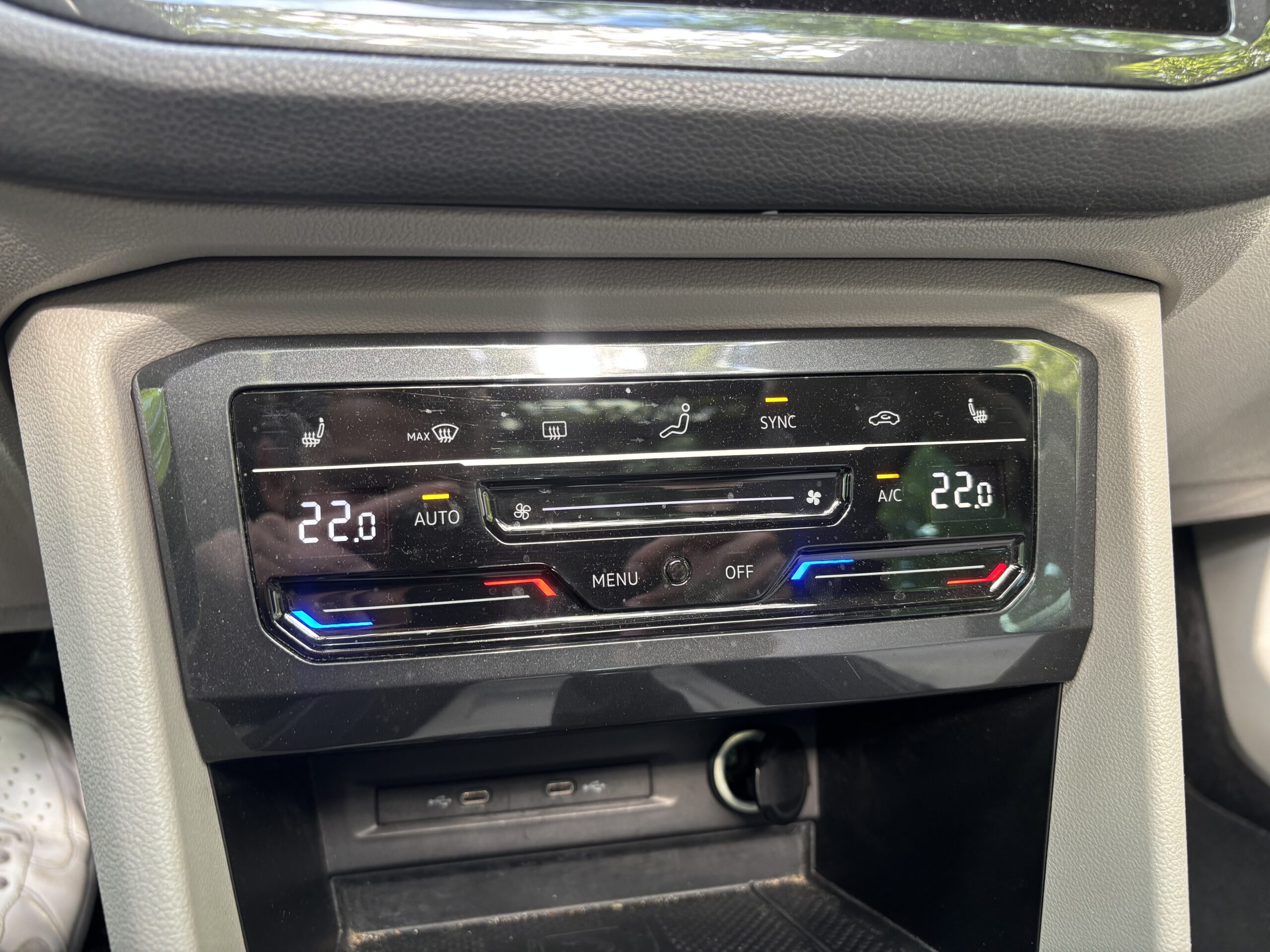 VOLKSWAGEN Tiguan II 2.0 TDI DSG7 150 ELEGANCE