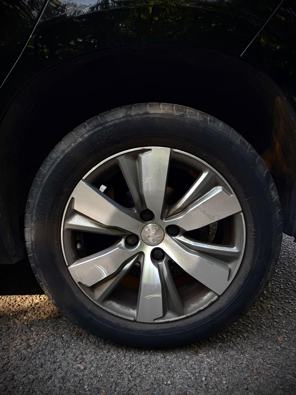 Peugeot 2008 1.2 THP 110 ALLURE