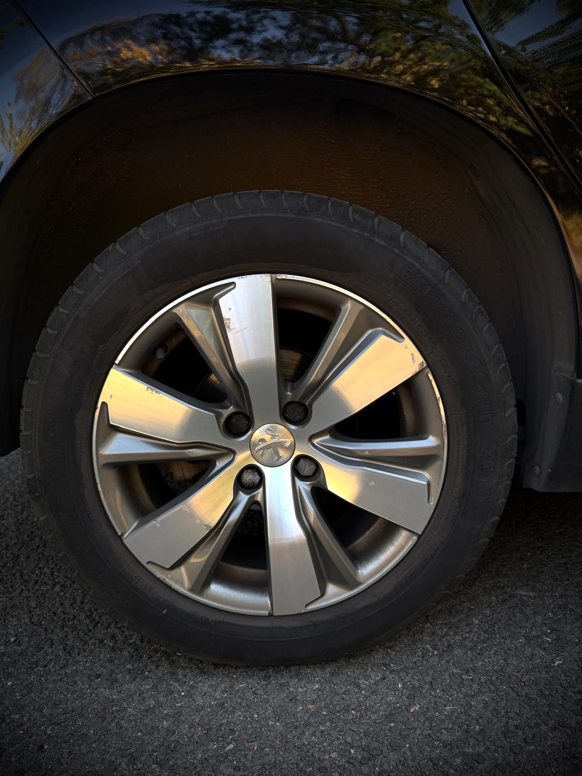 Peugeot 2008 1.2 THP 110 ALLURE