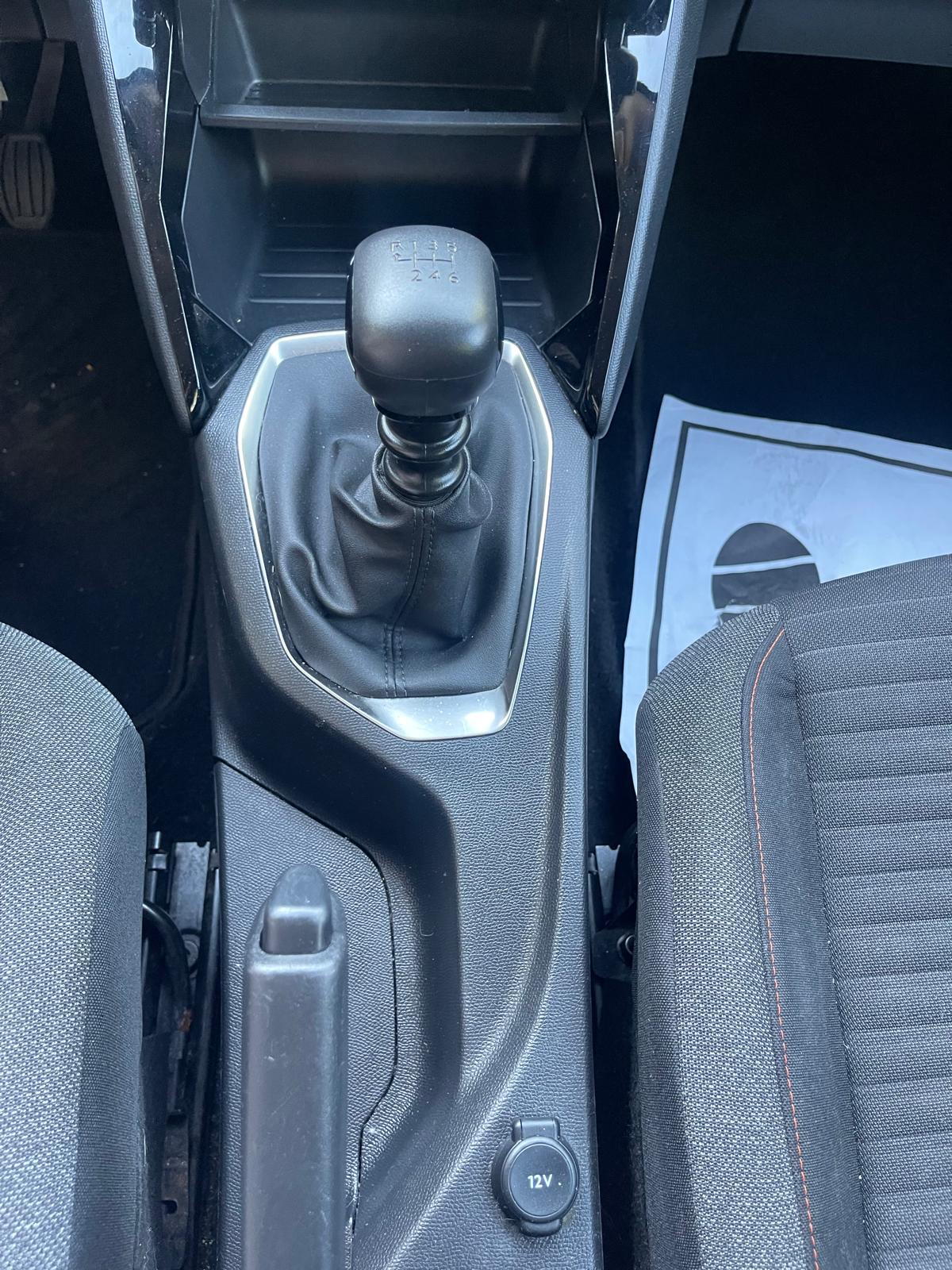 Peugeot 2008 12v 100 allure