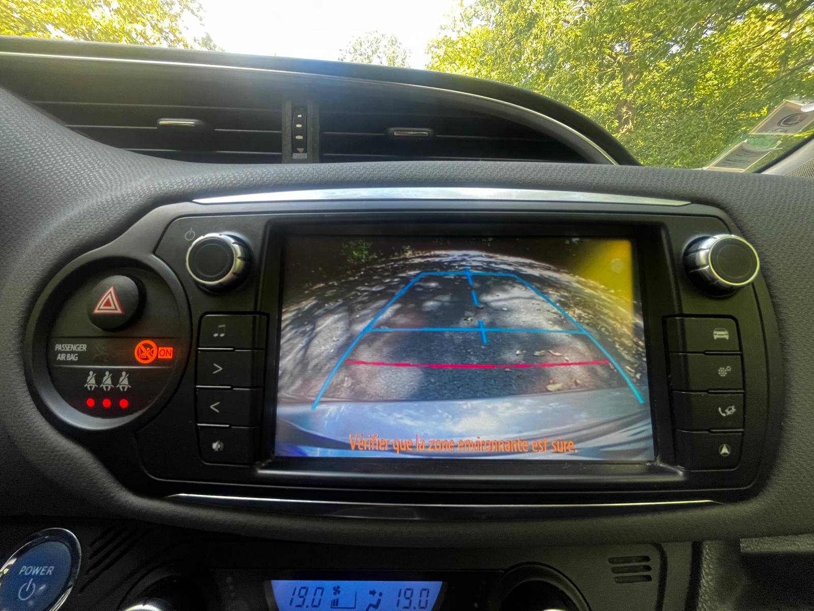 TOYOTA YARIS 2015
