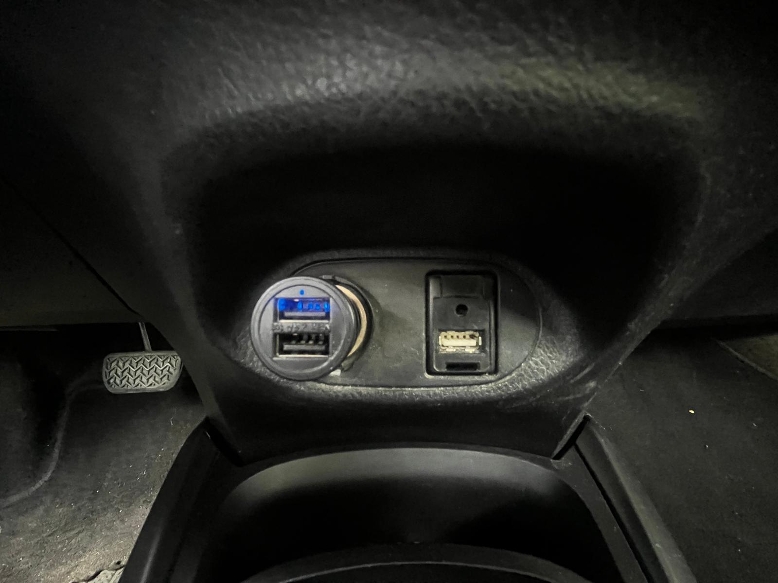 TOYOTA YARIS 2015