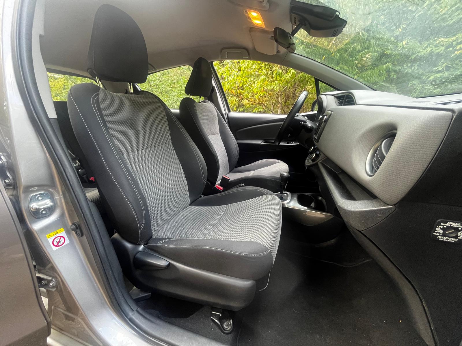 TOYOTA YARIS 2015