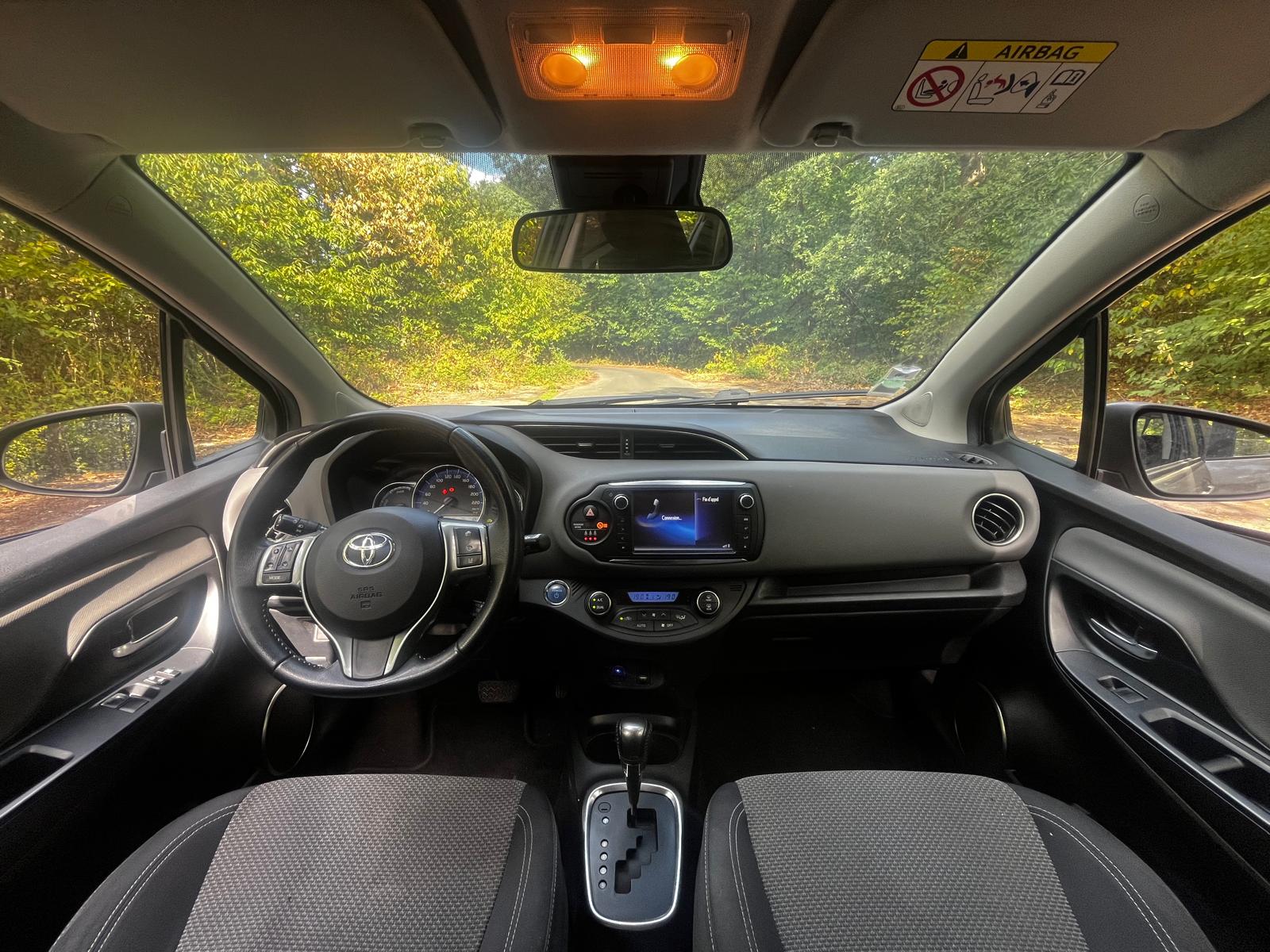 TOYOTA YARIS 2015