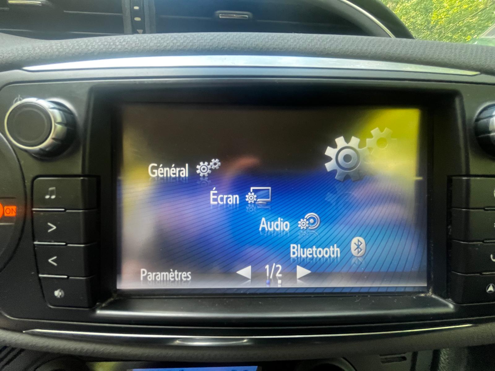 TOYOTA YARIS 2015
