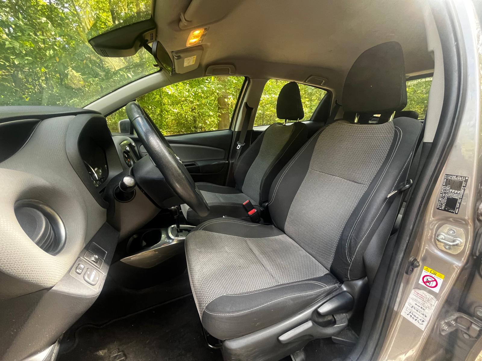 TOYOTA YARIS 2015