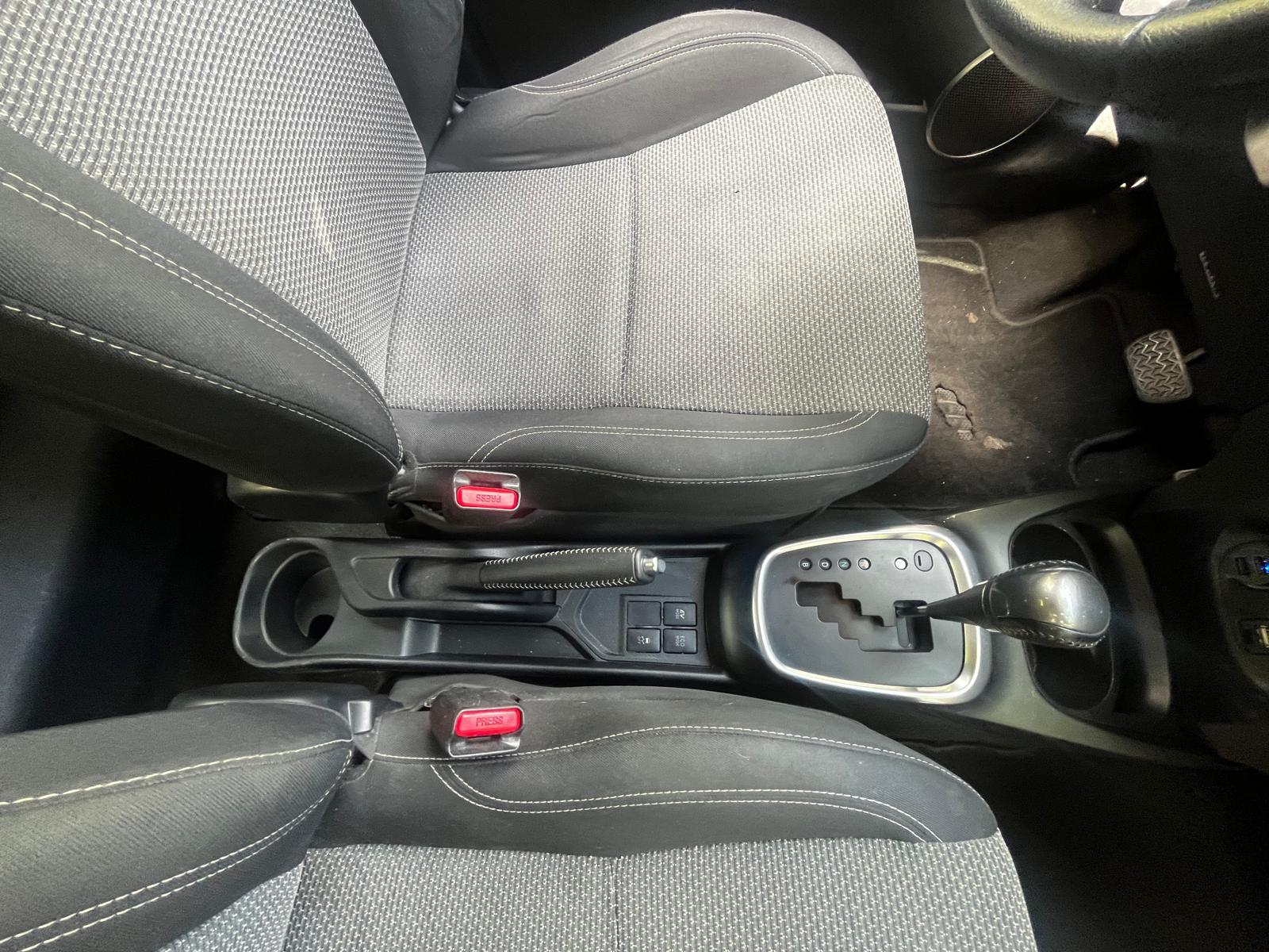 TOYOTA YARIS 2015