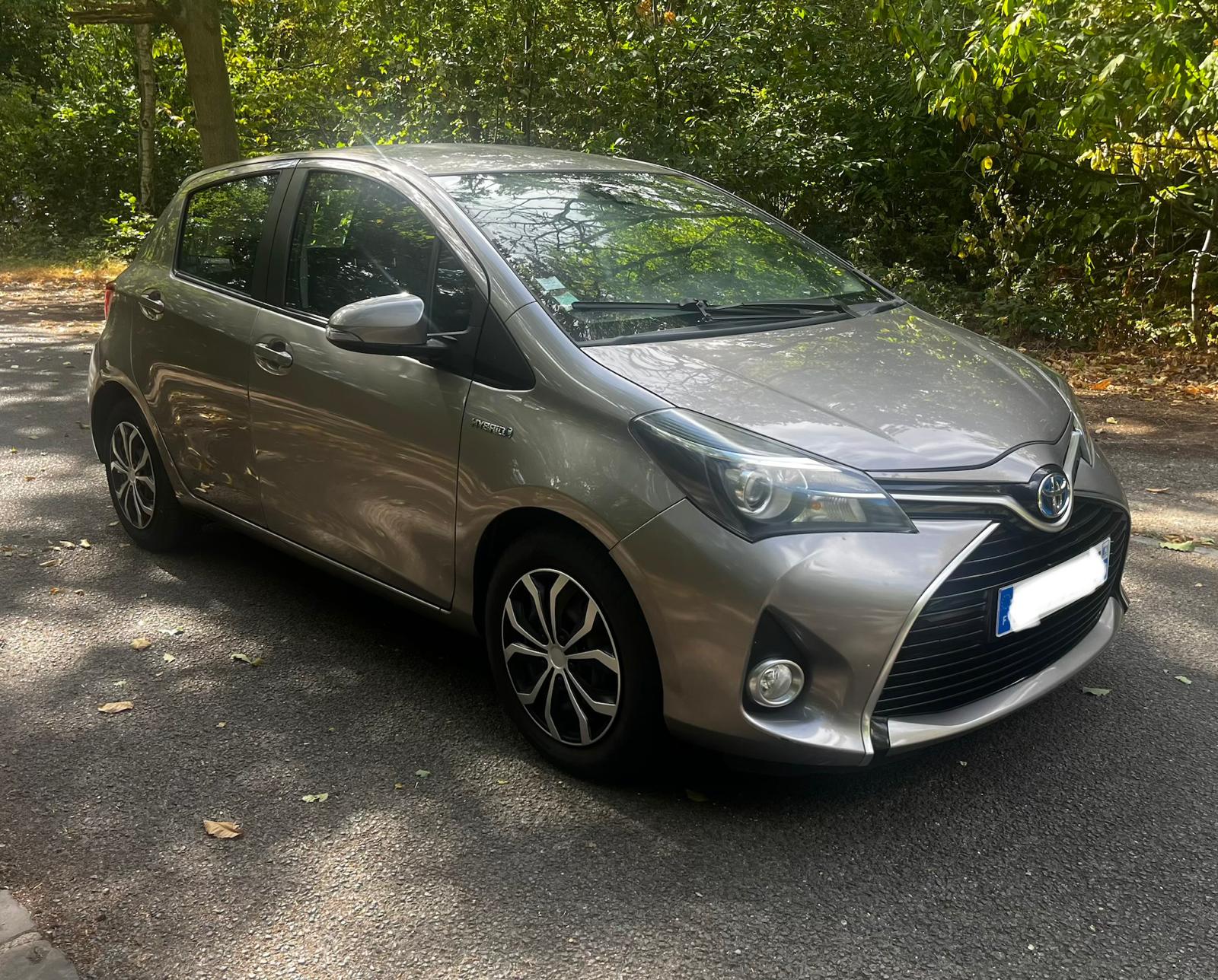 TOYOTA YARIS 2015