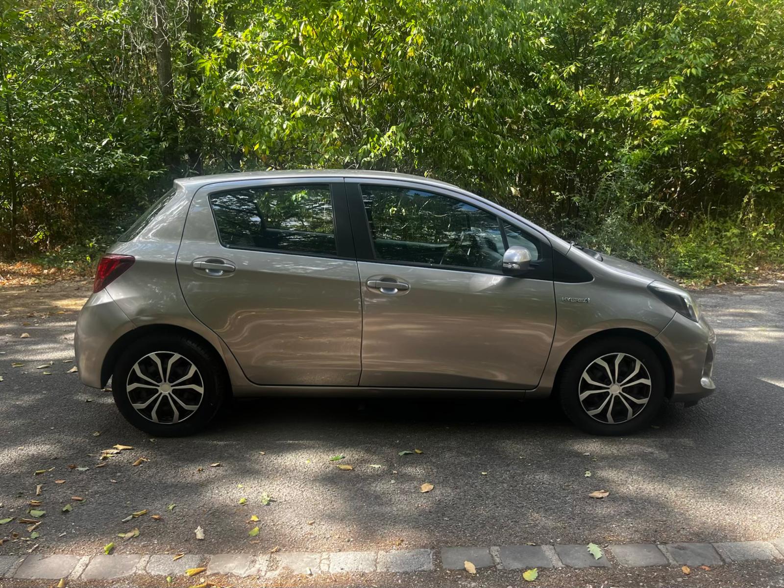 TOYOTA YARIS 2015