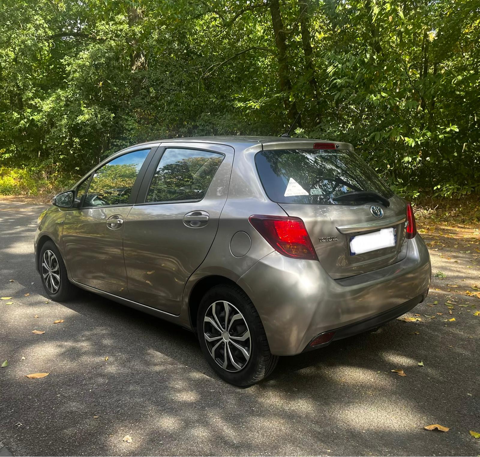 TOYOTA YARIS 2015
