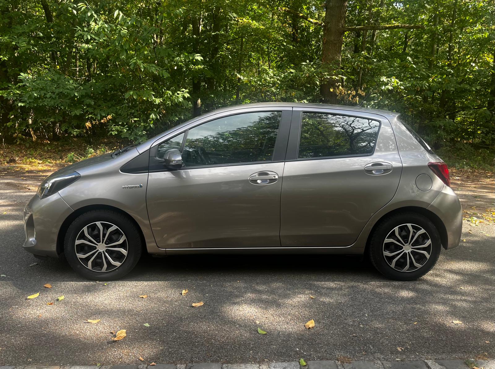 TOYOTA YARIS 2015