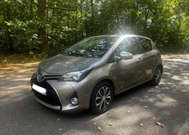 TOYOTA YARIS 2015