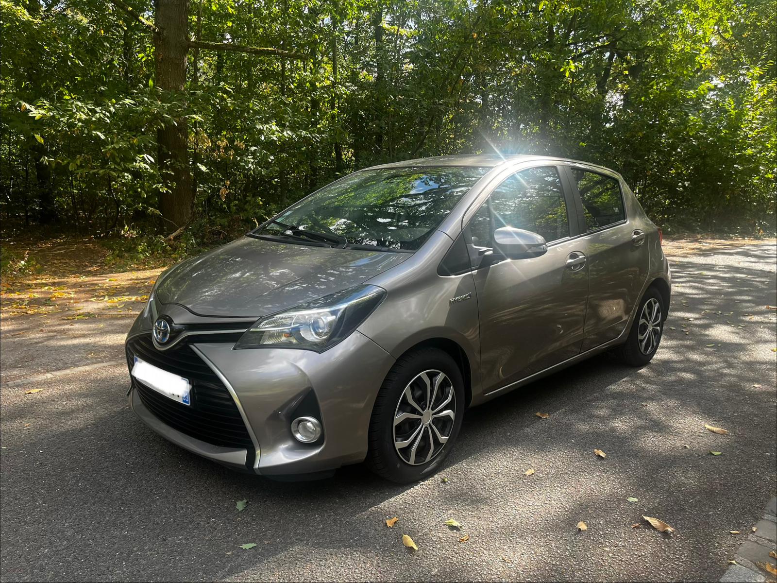 TOYOTA YARIS 2015