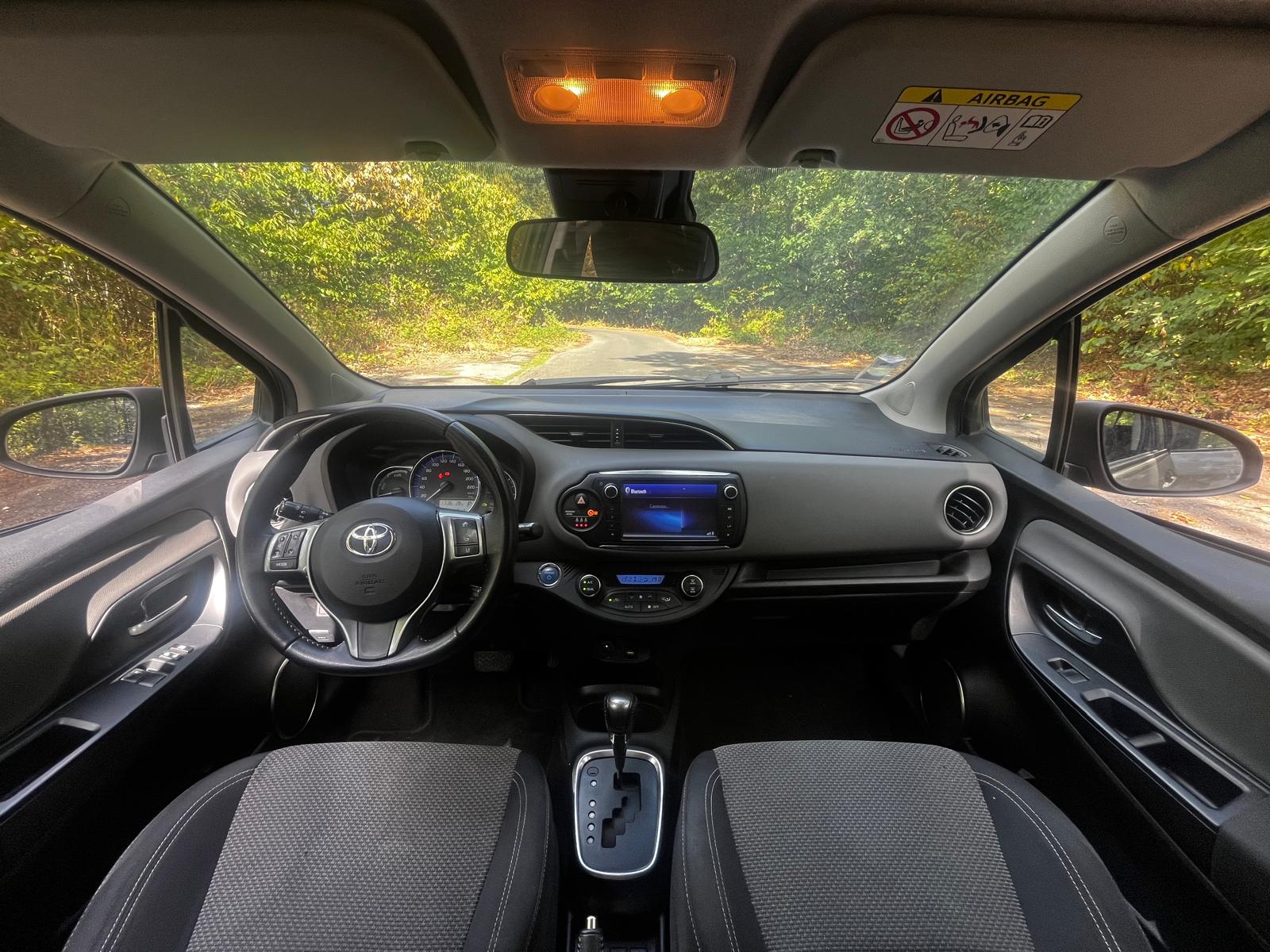 TOYOTA YARIS 2015