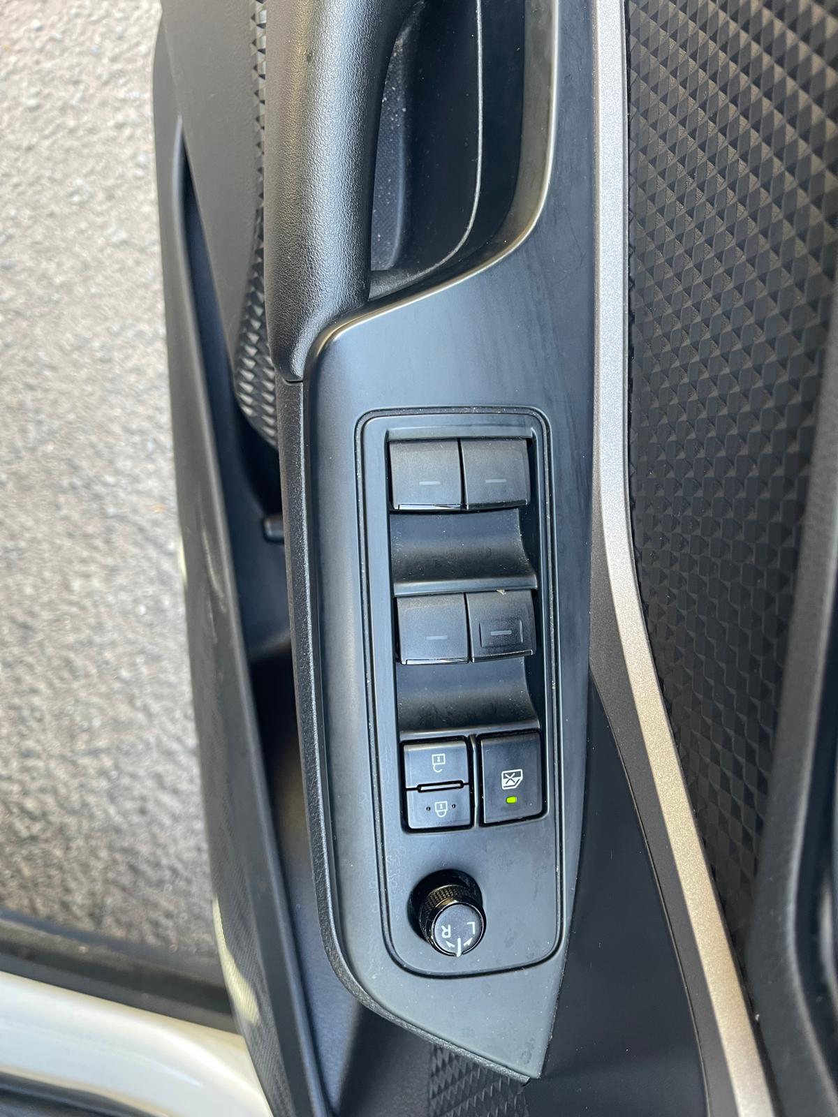 TOYOTA C-HR 2.0 Hybrid CVT 153 DYNAMIC
