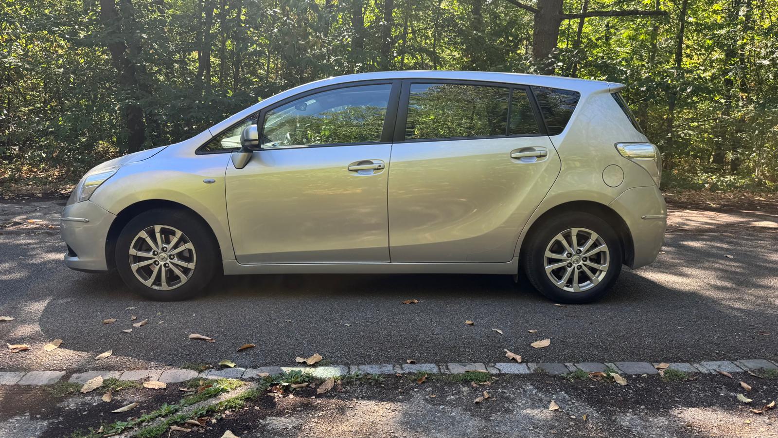 TOYOTA Verso 2.0 126 ACTIVE