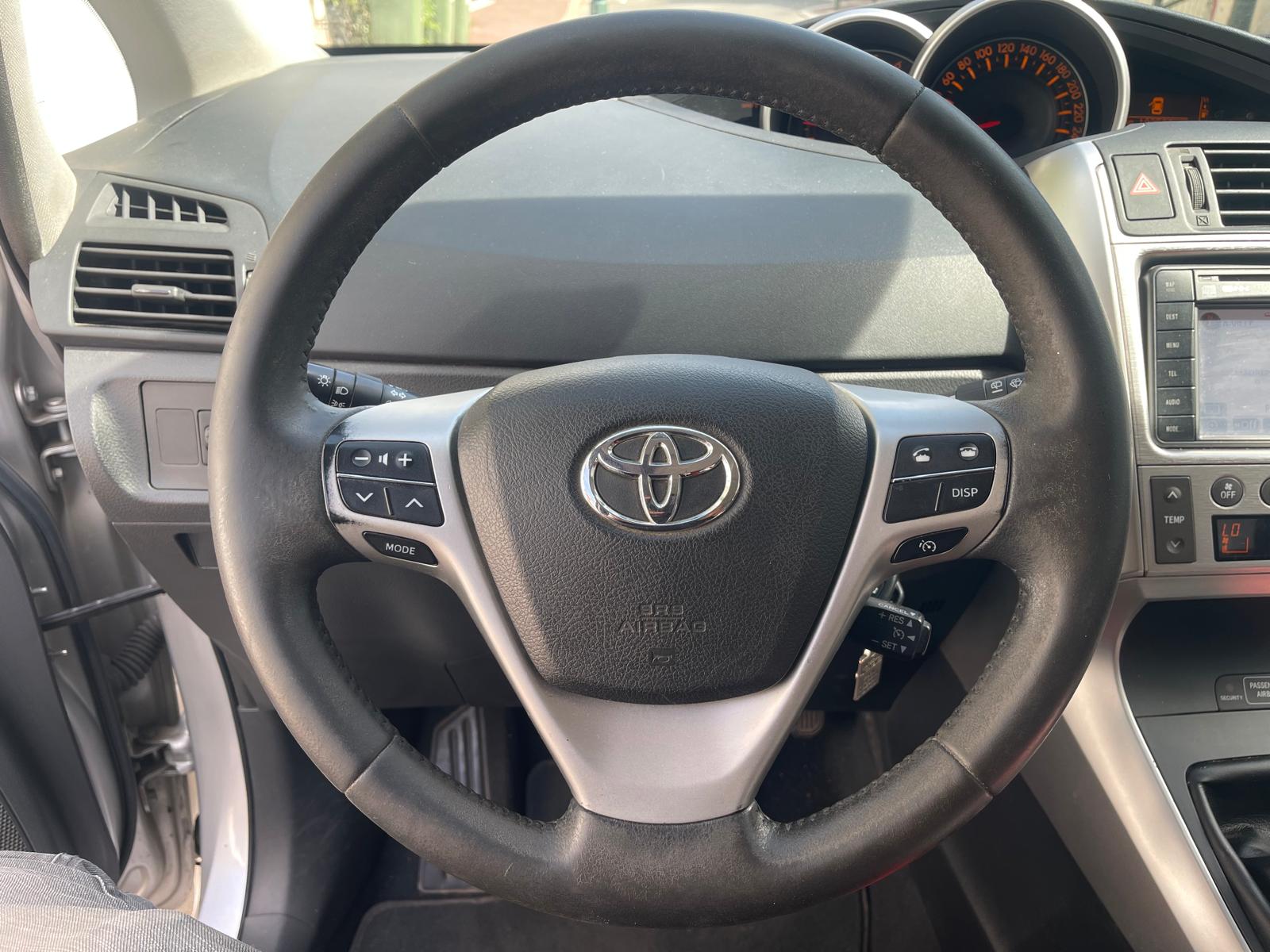 TOYOTA Verso 2.0 126 ACTIVE