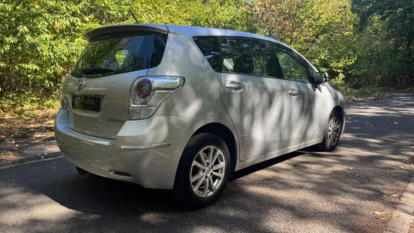 TOYOTA Verso 2.0 126 ACTIVE