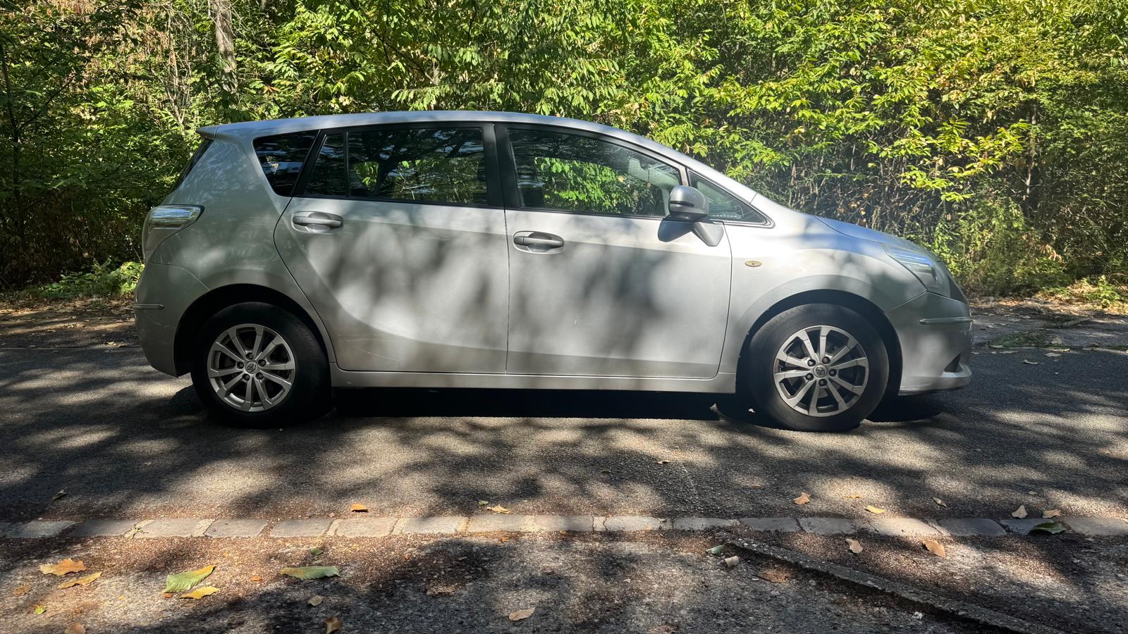TOYOTA Verso 2.0 126 ACTIVE