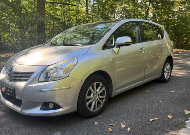 TOYOTA Verso 2.0 126 ACTIVE