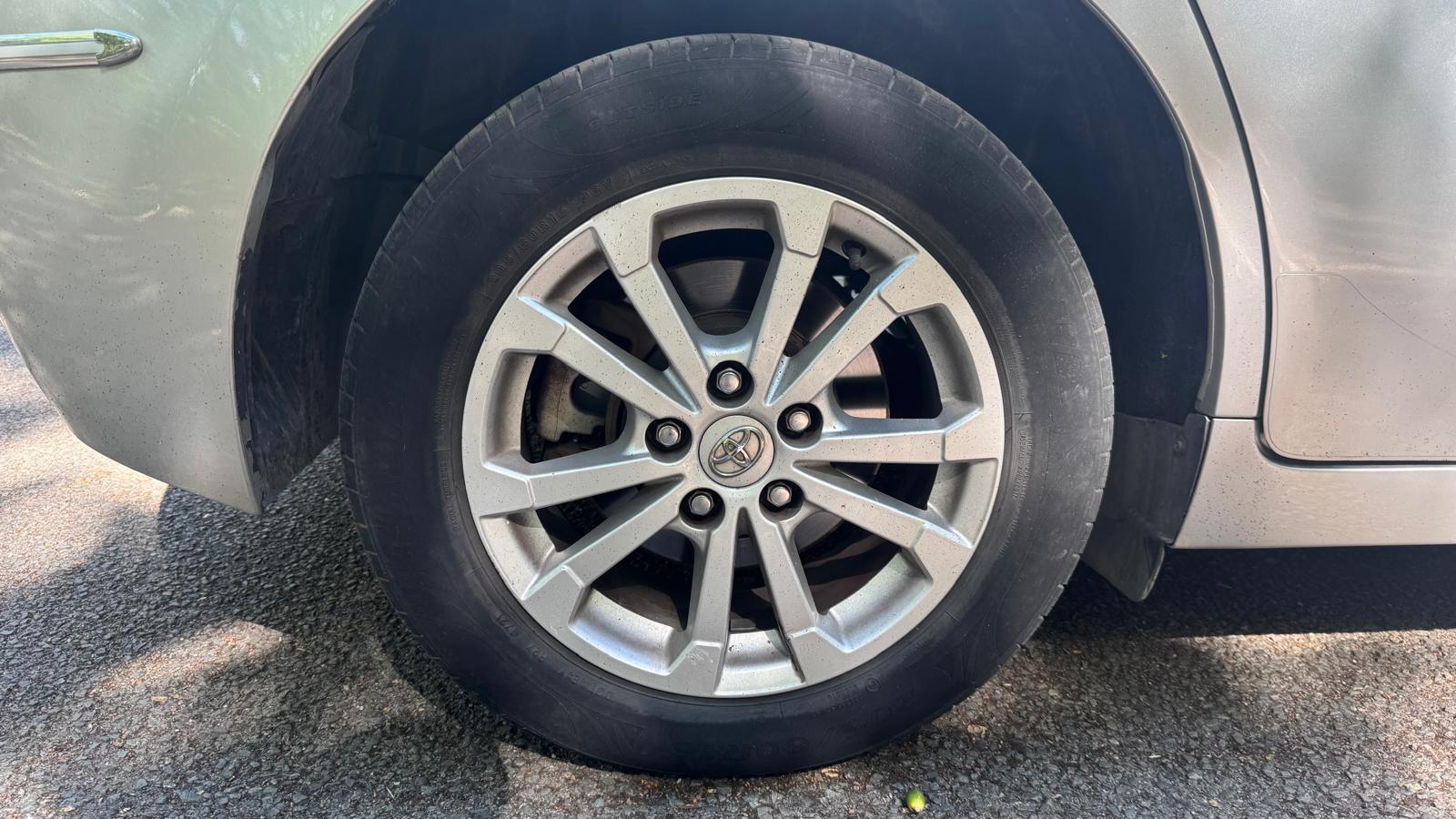 TOYOTA Verso 2.0 126 ACTIVE