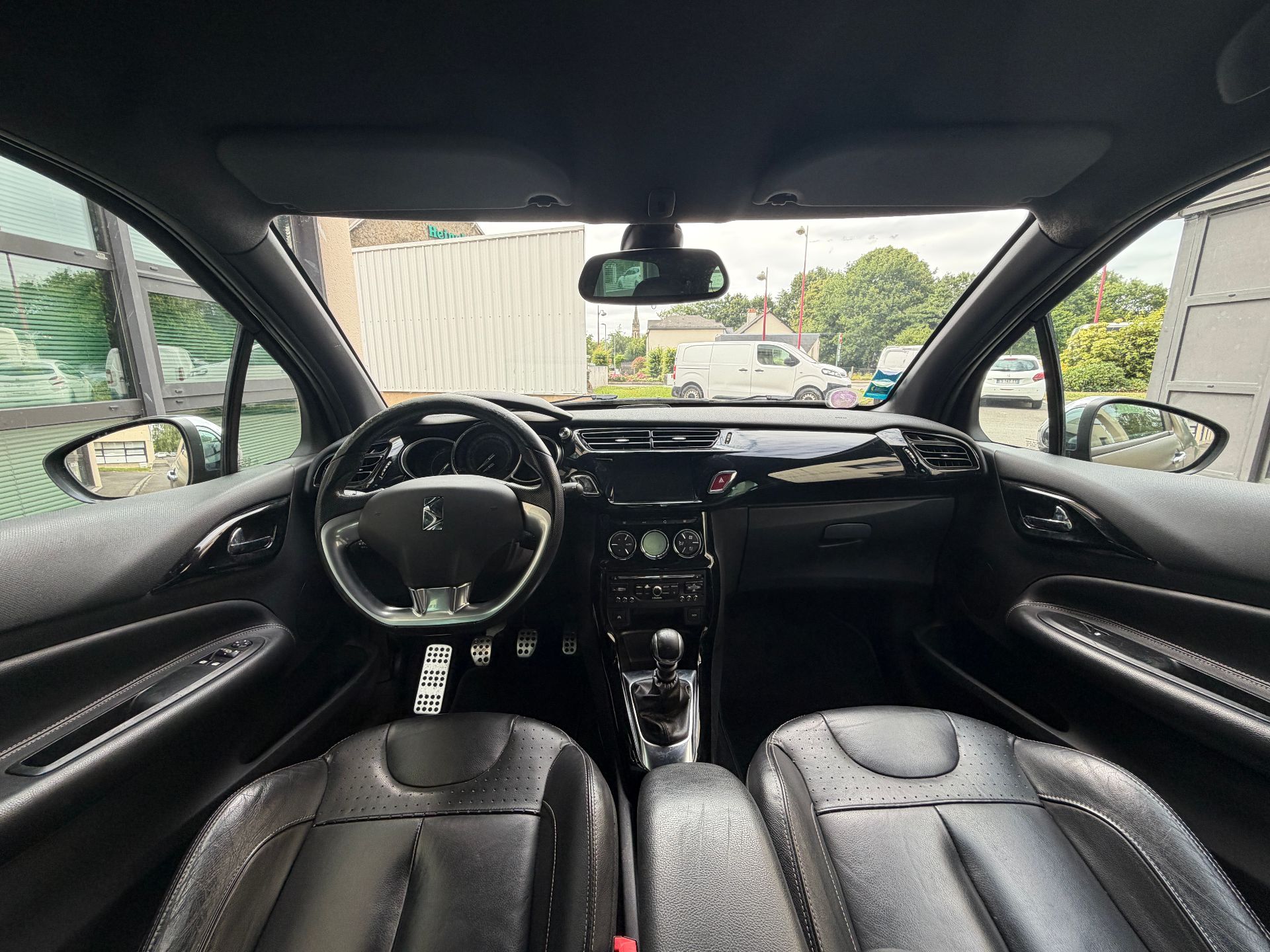 Citroen DS3 “Just mat” – 6 990 €