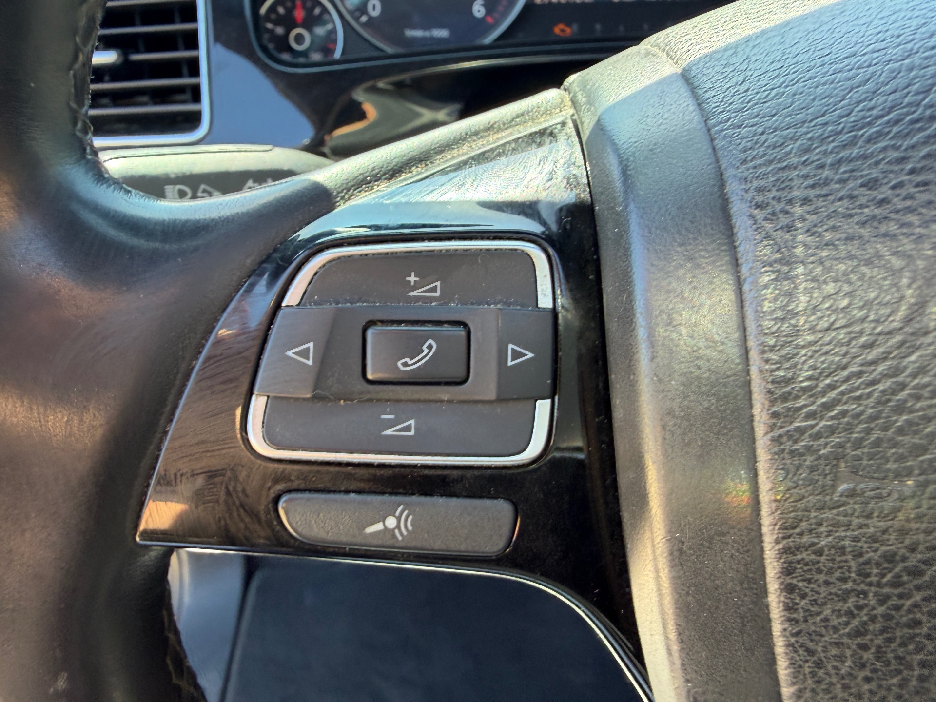 Volkswagen Touareg V8 4,2 TDI 340ch R line