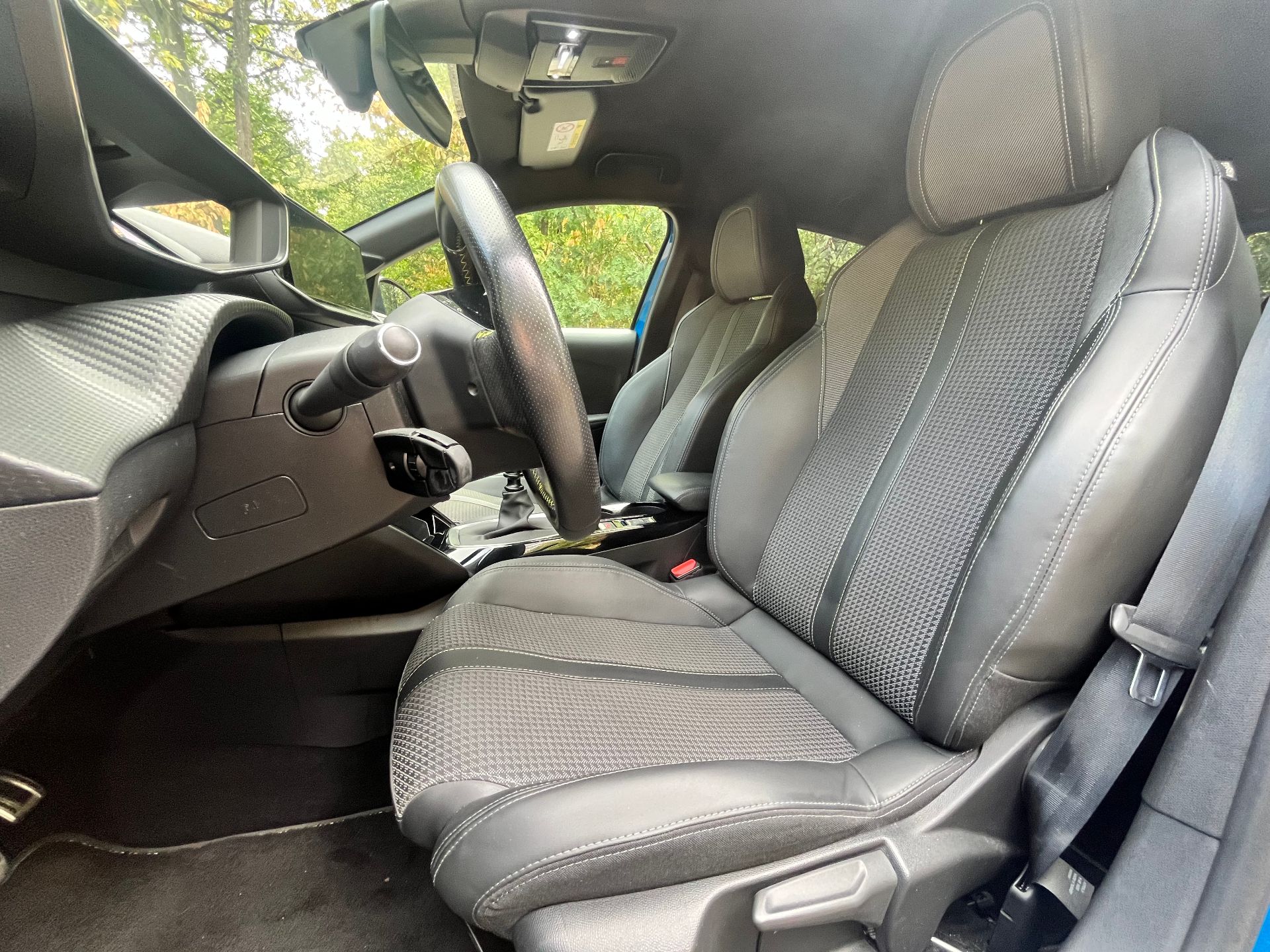 PEUGEOT 208 1,2L 12v 100ch GT line