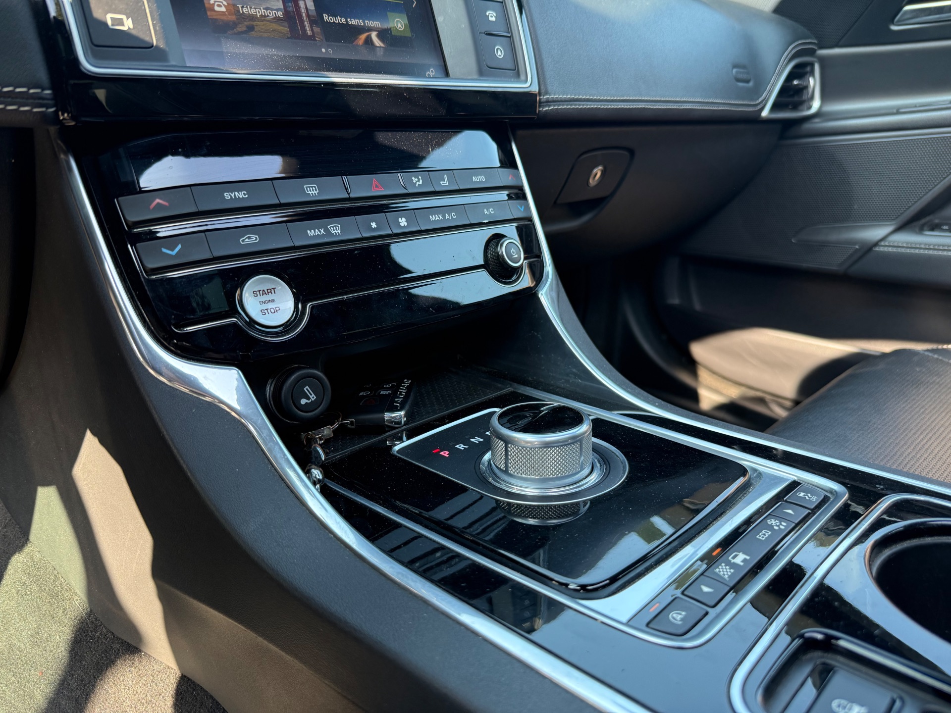 Jaguar XE 2.0 D 180ch 9.0 CV R-sport