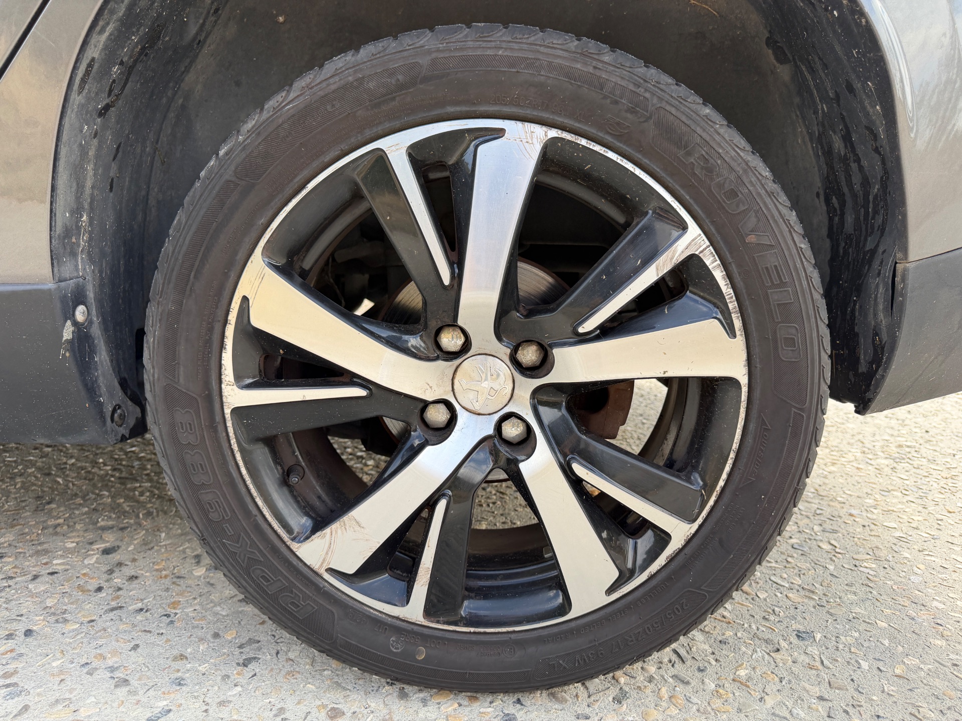 Peugeot 2008 1,6 BlueHdi Urvan cross