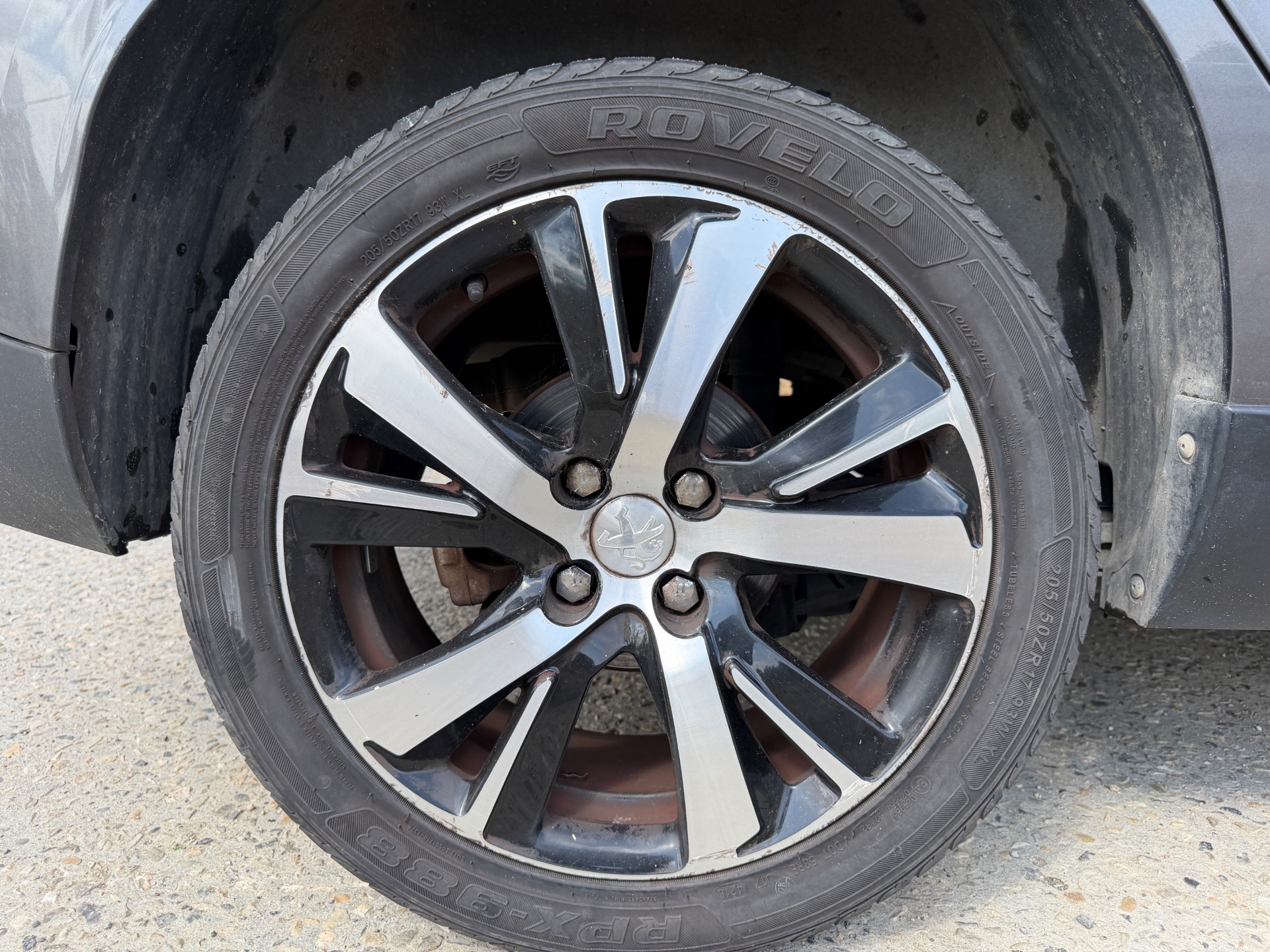 Peugeot 2008 1,6 BlueHdi Urvan cross