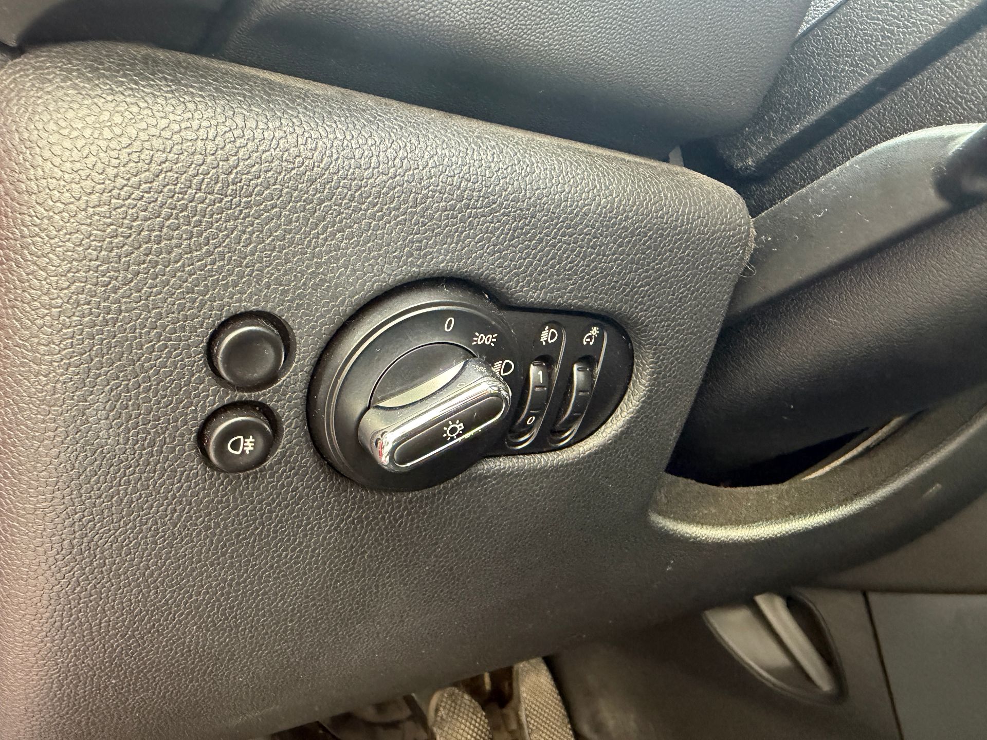 MINI “Cooper D” – 9 490 € (PRIX OK)