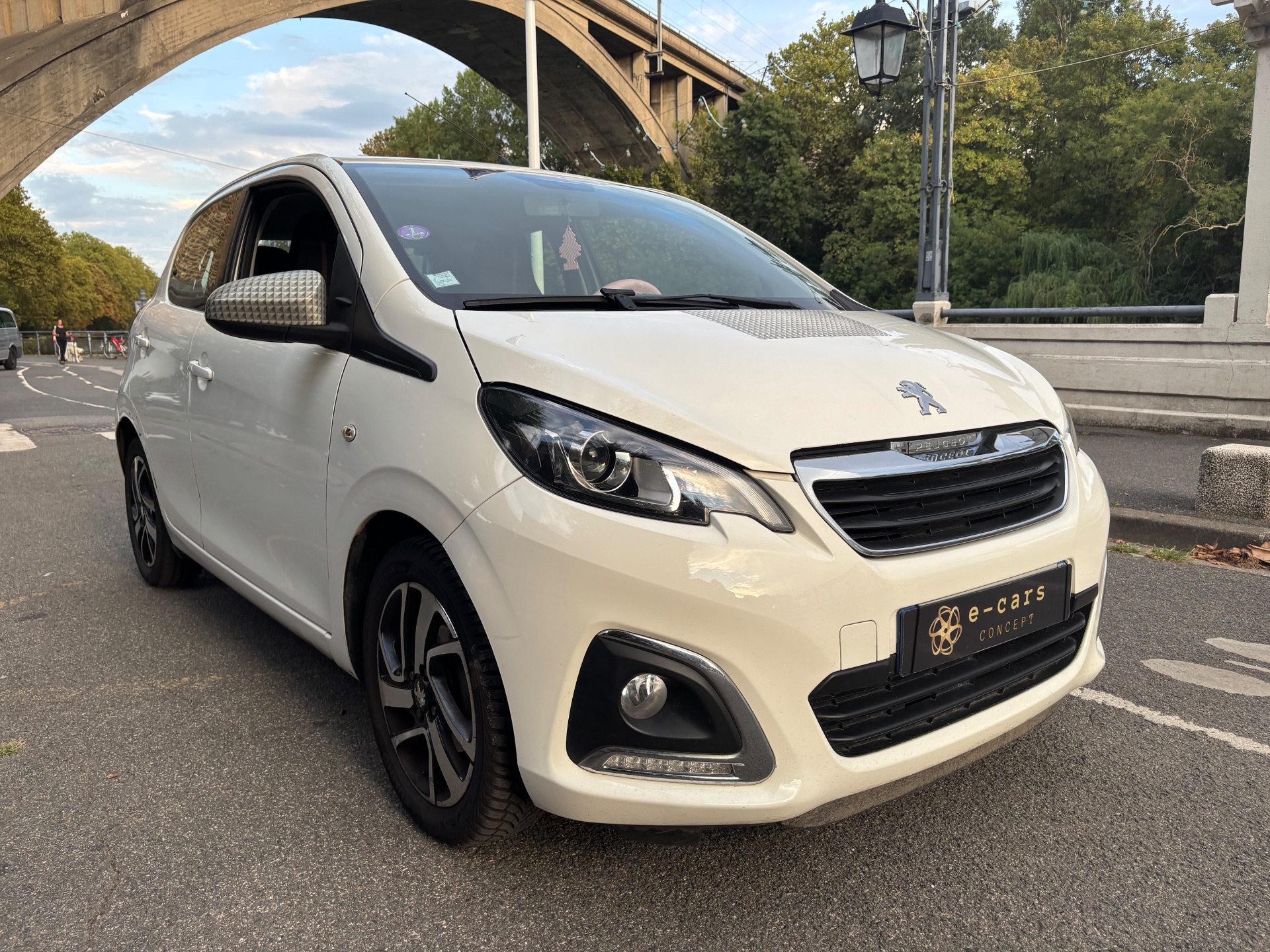 Peugeot 108 1.2 pure tech 82ch allure