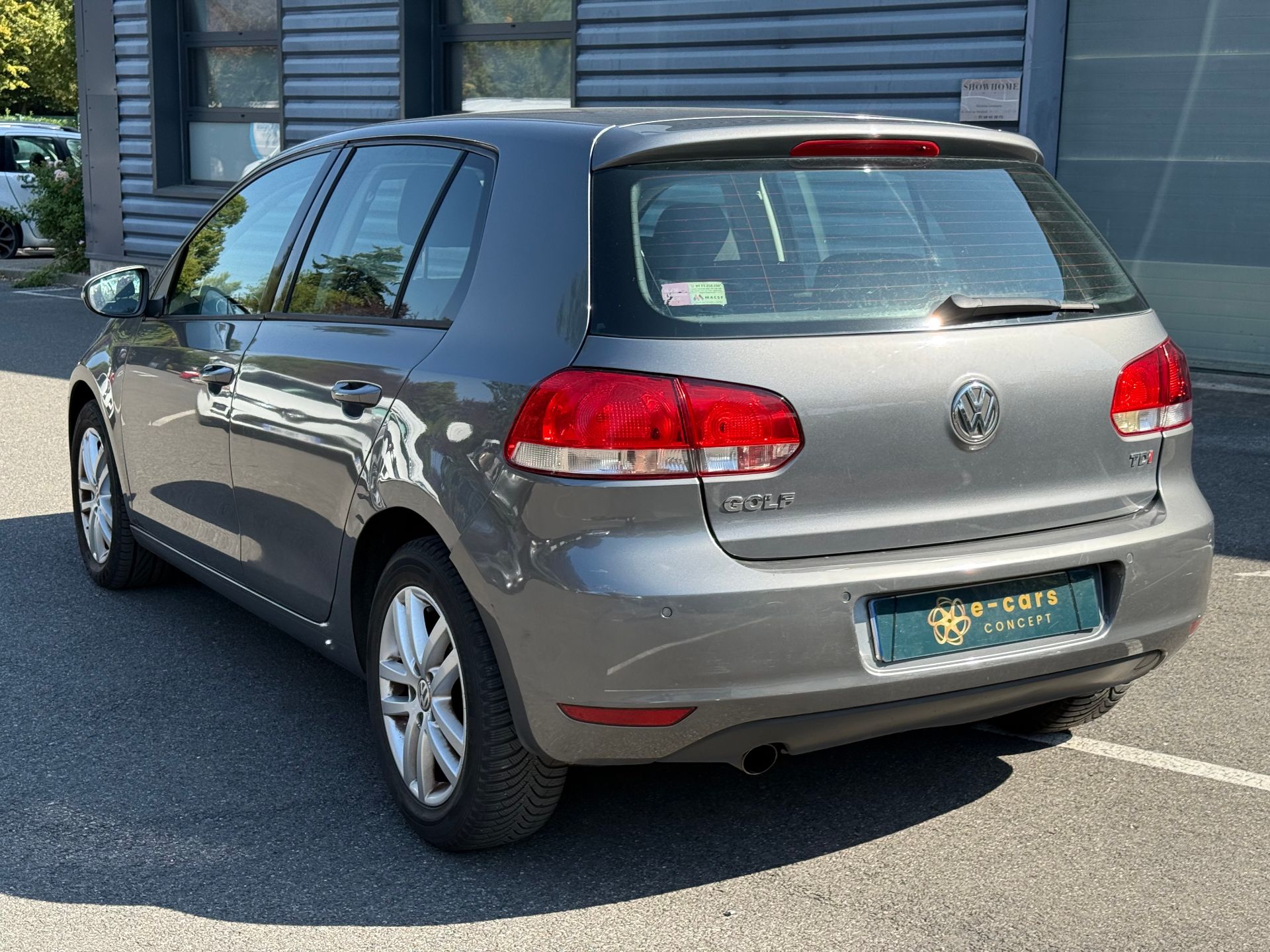 Volkswagen Golf 1.6 TDI 105ch 105ch CONFORTLINE