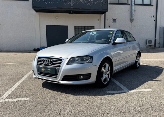 Audi A3 1.6 tdi 105ch AMBITION
