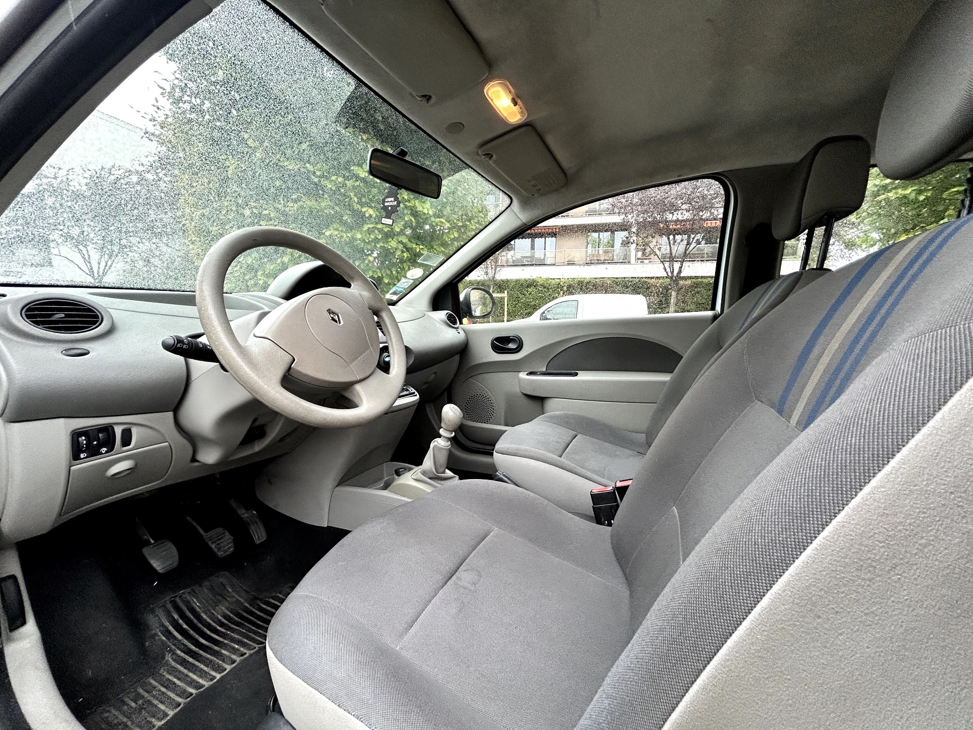 Renault twingo 2 1.2 58ch eco expression