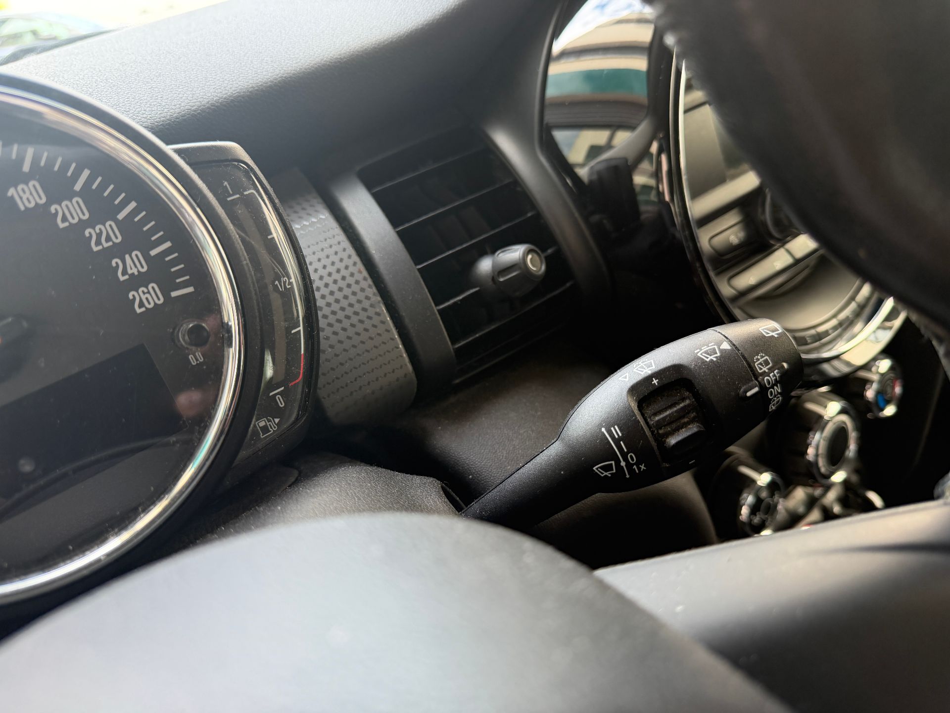 MINI “Cooper D” – 9 490 € (PRIX OK)