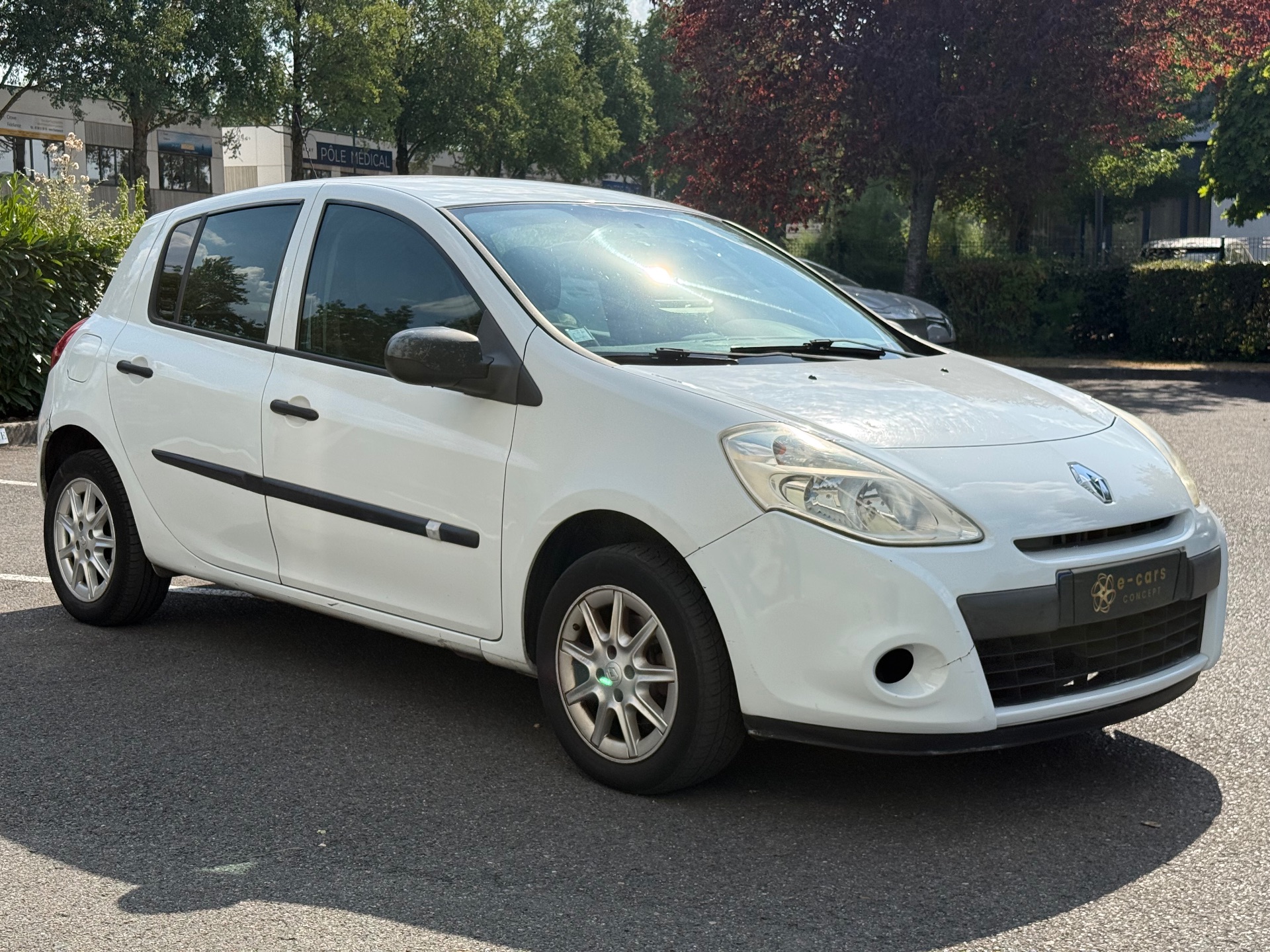 Renault Clio III 1.2 16V 75ch Authentique