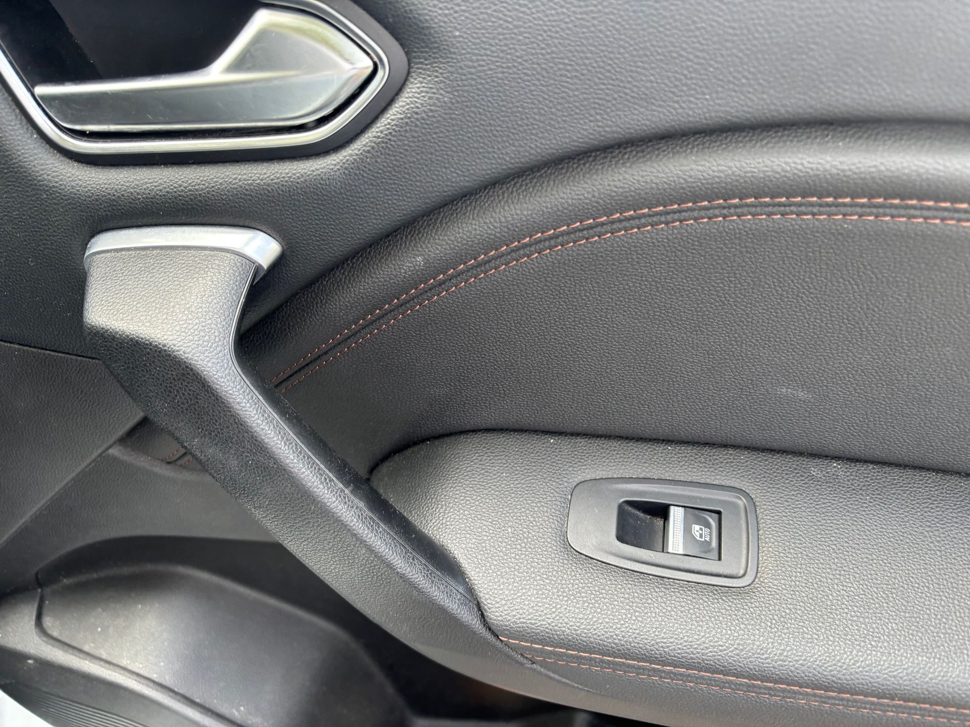 Renault Captur 1,5L DCI INITIAL PARIS II 1.5 Blue dCi DPF EDC7 S&S 115 cv Boîte auto