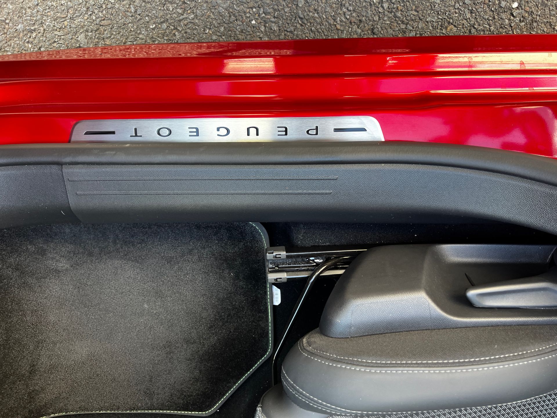 Peugeot 208 GT 1.2L 100ch