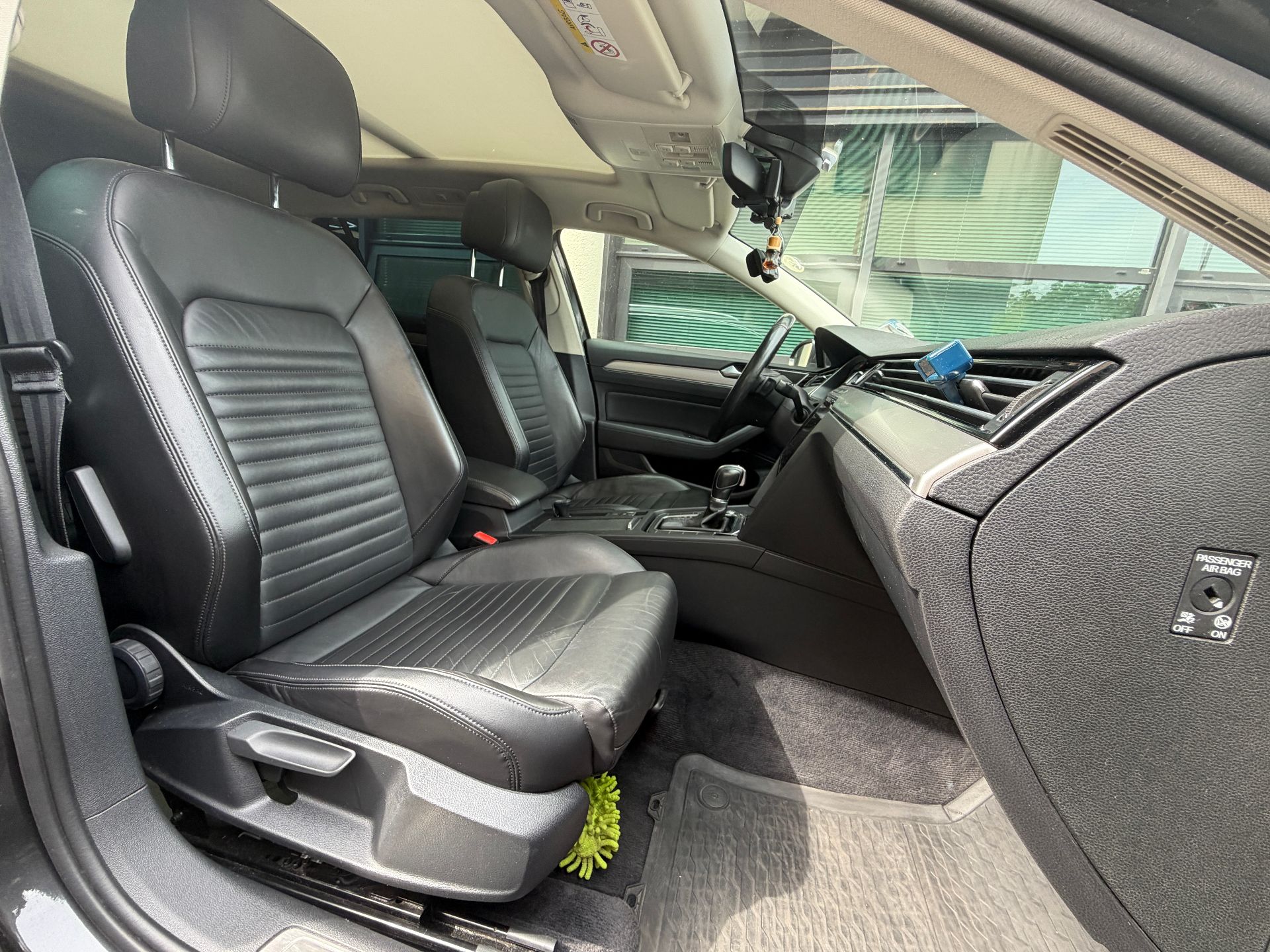 Volkswagen Passat 150 Ch « R-Line » – 16480€