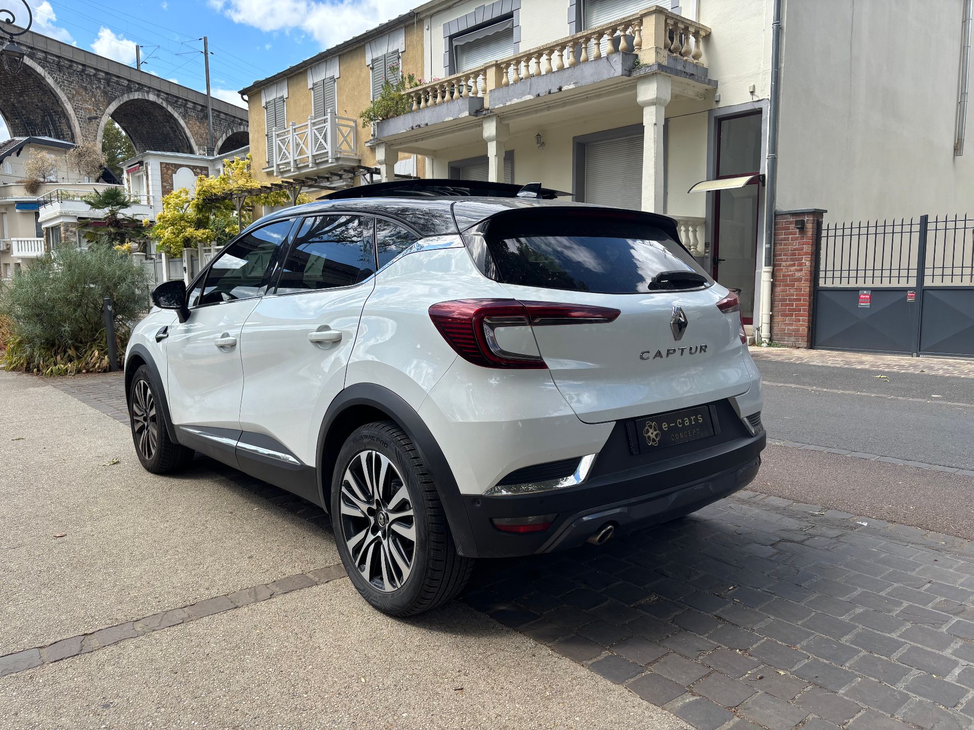 Renault Captur 1,5L DCI INITIAL PARIS II 1.5 Blue dCi DPF EDC7 S&S 115 cv Boîte auto