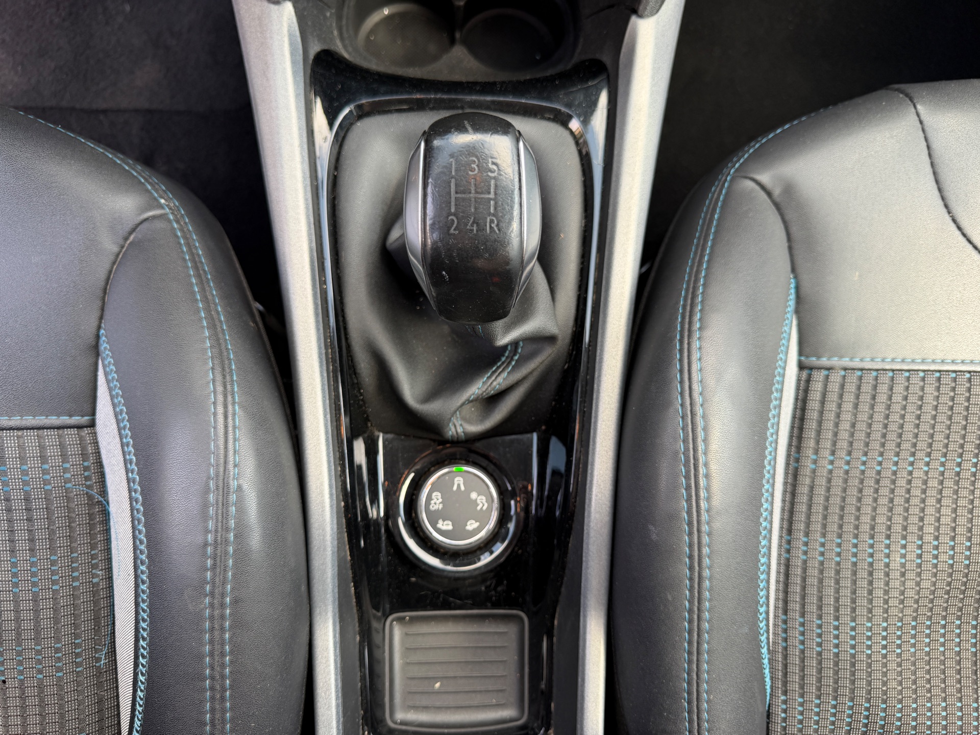 Peugeot 2008 1,6 BlueHdi Urvan cross
