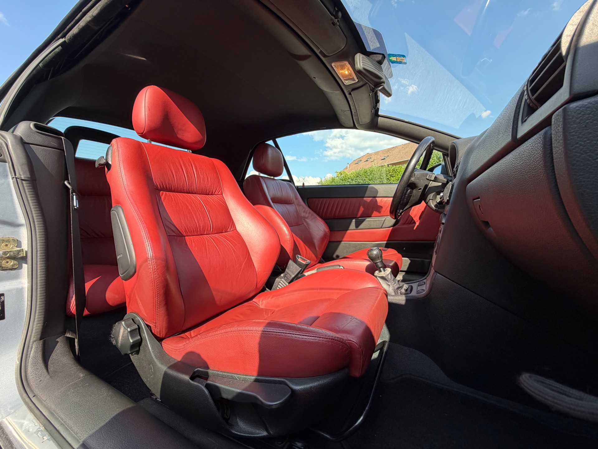Opel Astra ESSENCE EDITION BERTONE