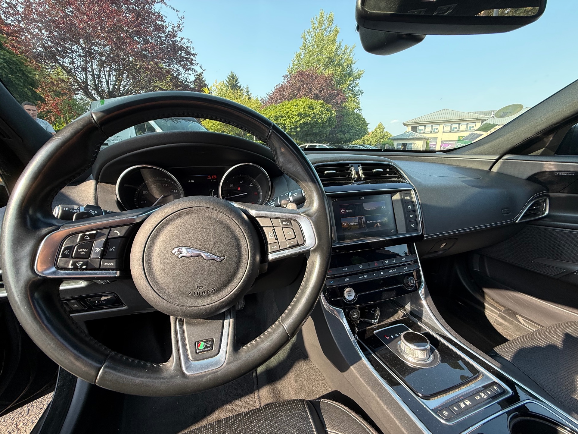 Jaguar XE 2.0 D 180ch 9.0 CV R-sport